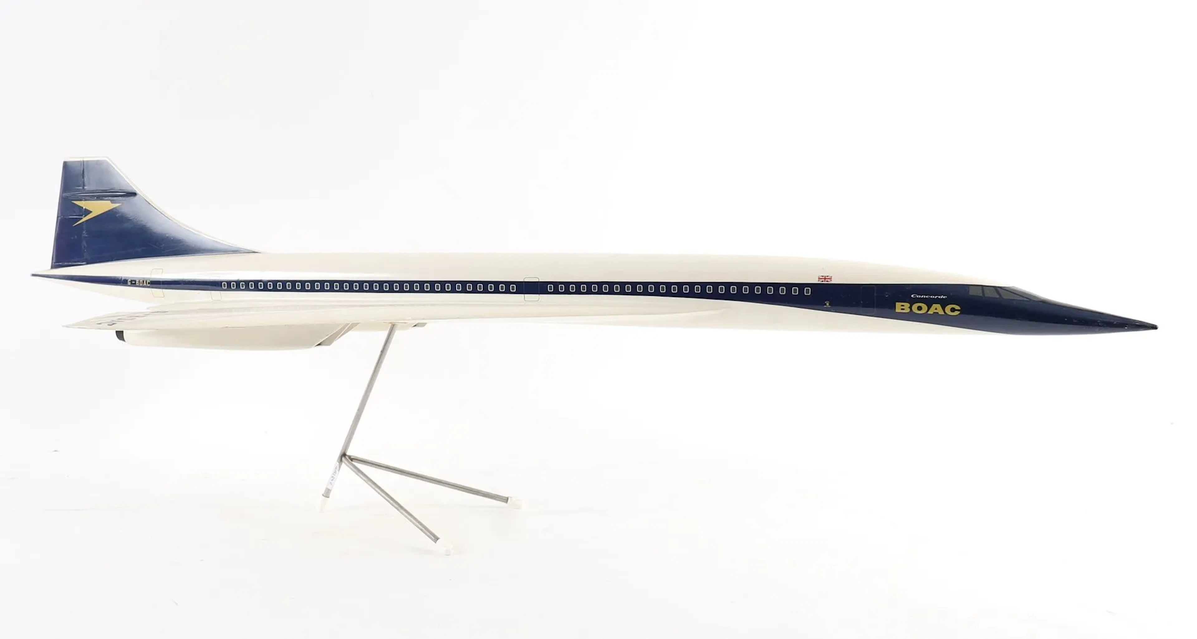 RARE CONCORDE MODEL IN THE COLORS OF "BOAC, British Overseas - Lot 155