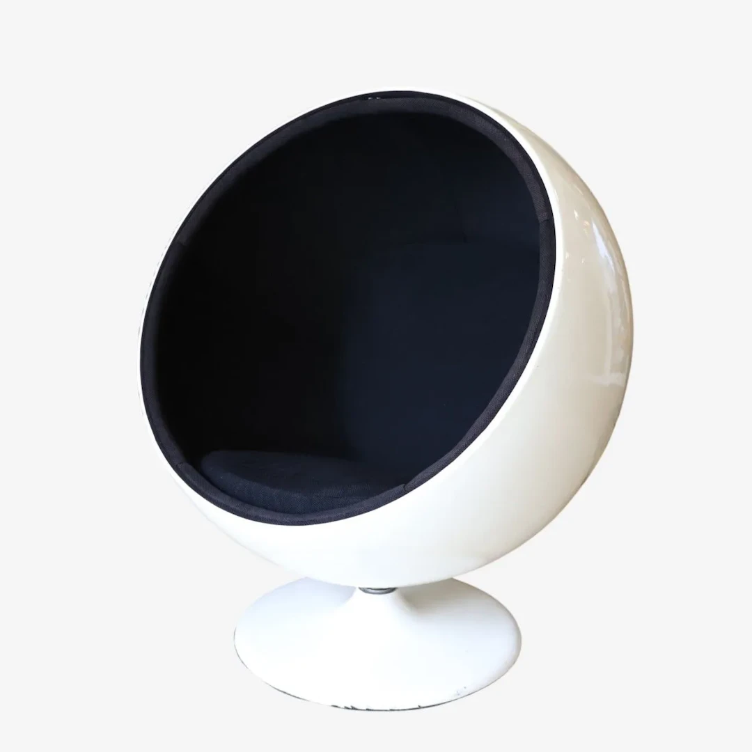 "BALL CHAIR" MODEL ARMCHAIR based on a design by Eero AARNIO - Lot 243