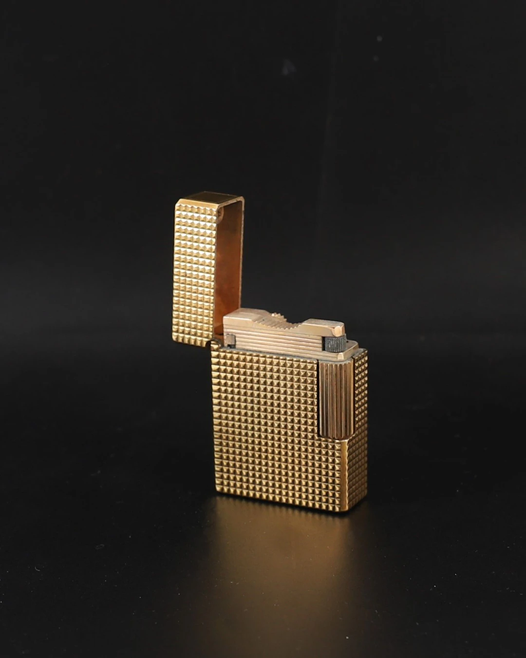 ST DUPONT LIGHTER - Lot 37