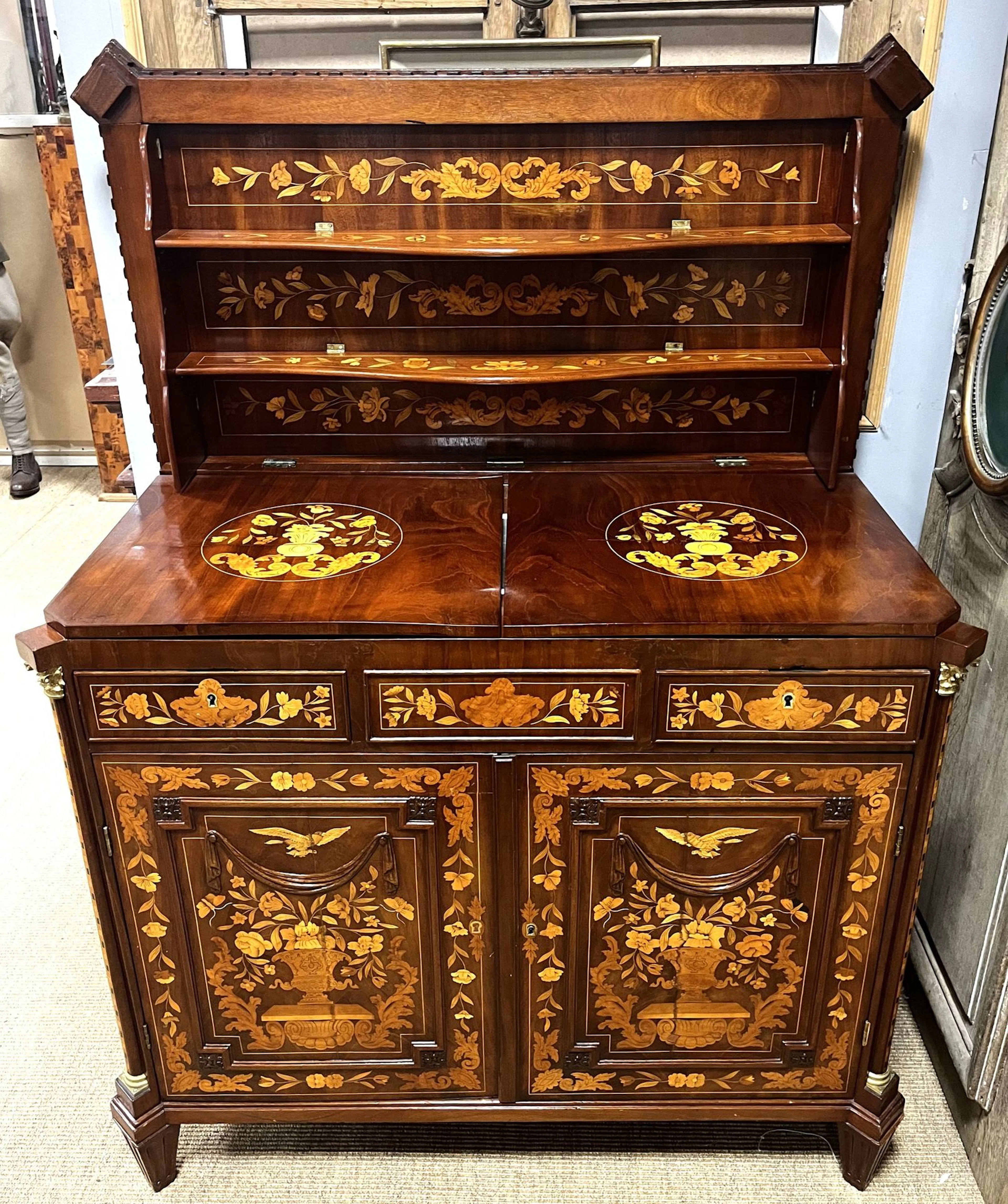 DUTCH MARQUETRY FURNITURE, LATE 18TH–EARLY 19TH CENTURY - Lot 226