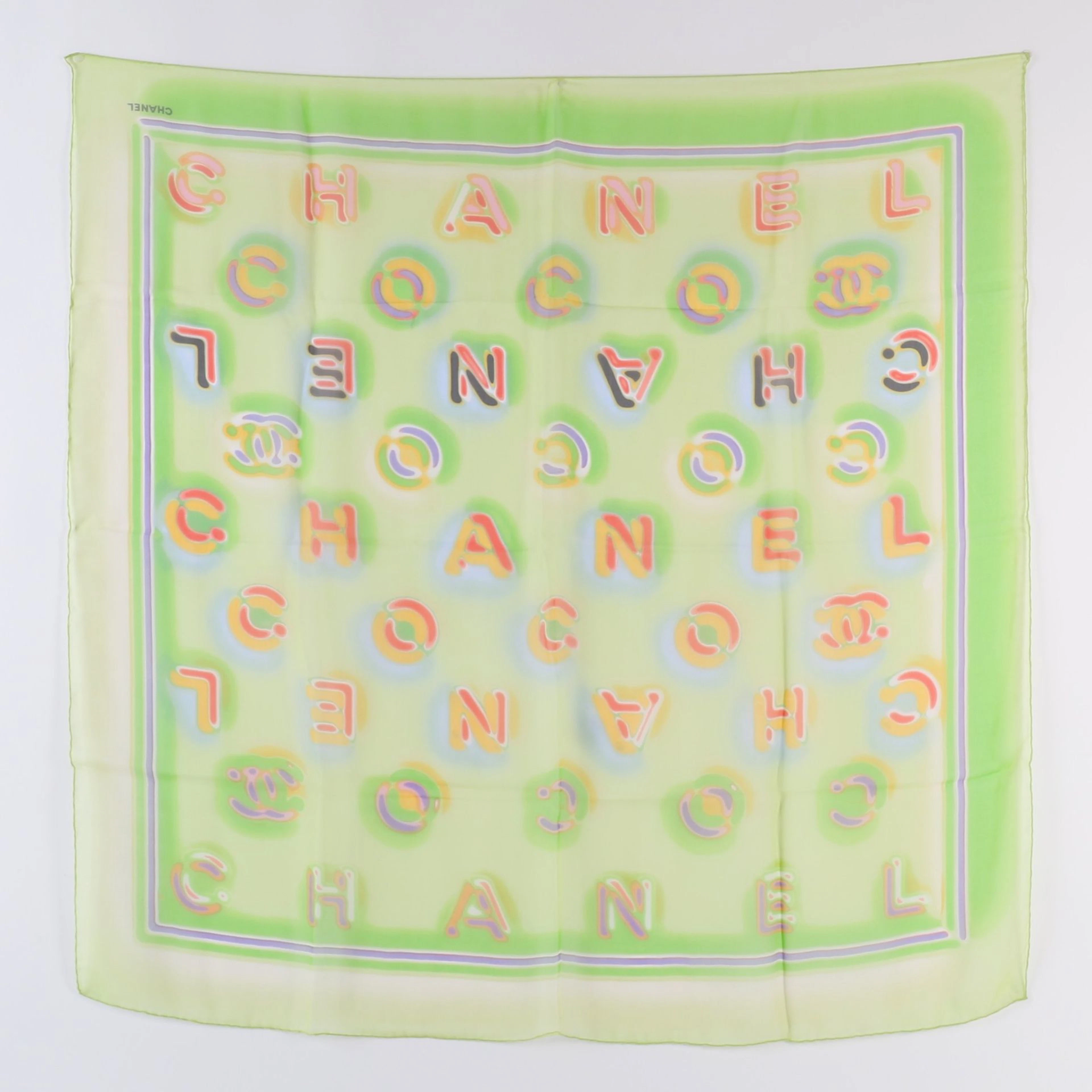GREEN CHANEL SILK SCARF. - Lot 111