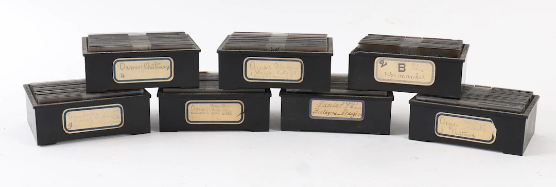 SET OF APPROXIMATELY 160 PLATES FEATURING NORMANDY, THE ORNE - Lot 57