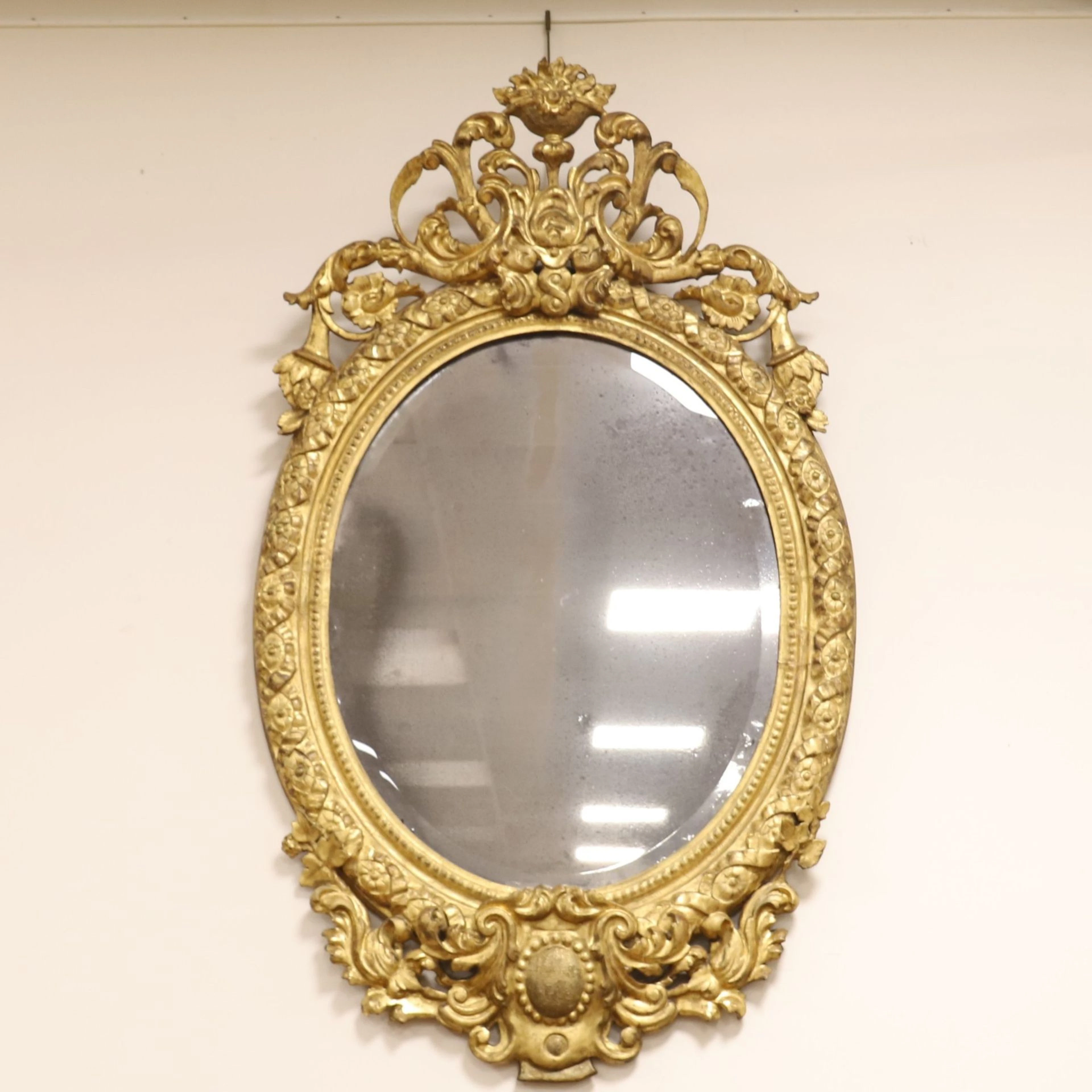 VERY LARGE LOUIS XVI OVAL MIRROR - Lot 238