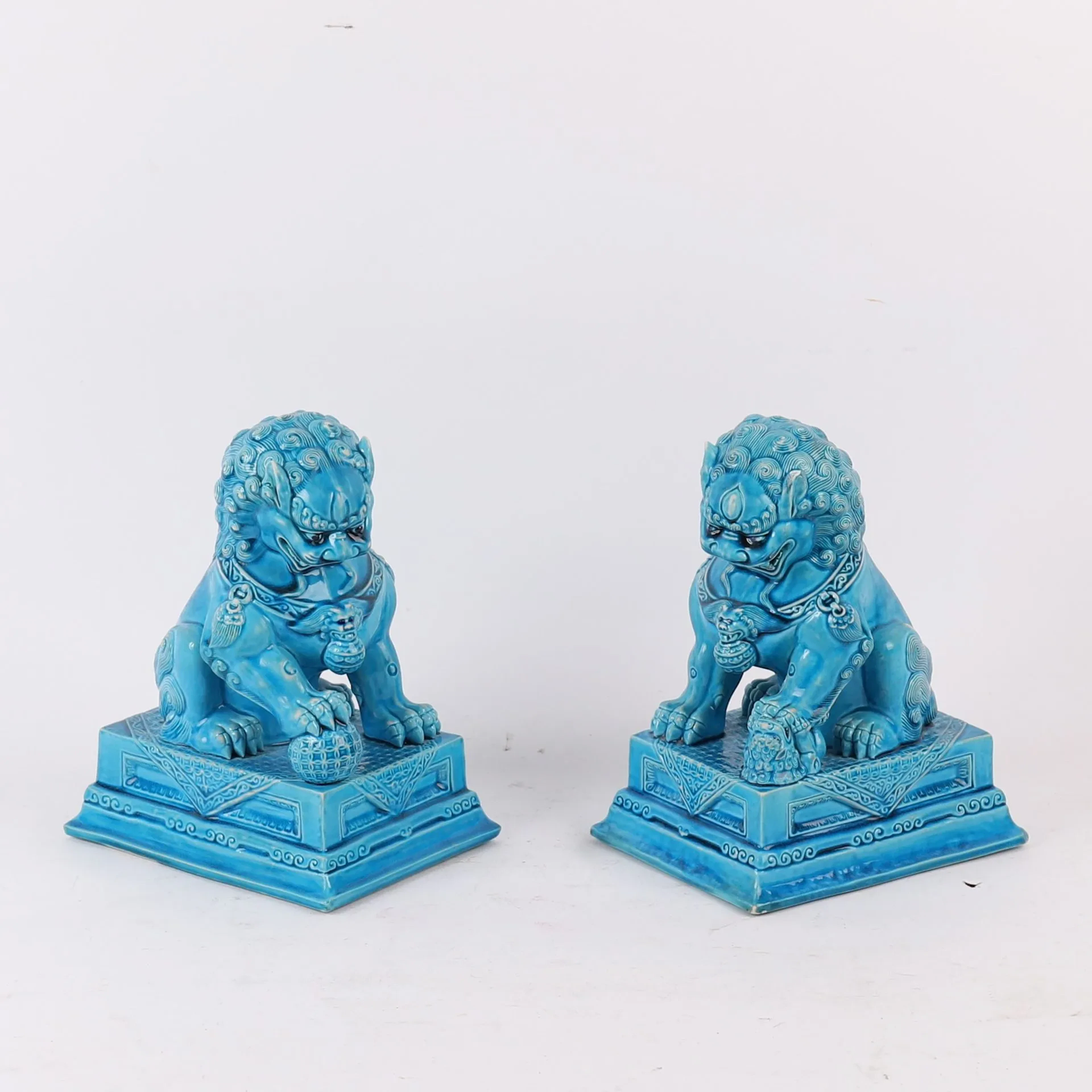 PAIR OF GLAZED CERAMIC FO DOGS - Lot 71