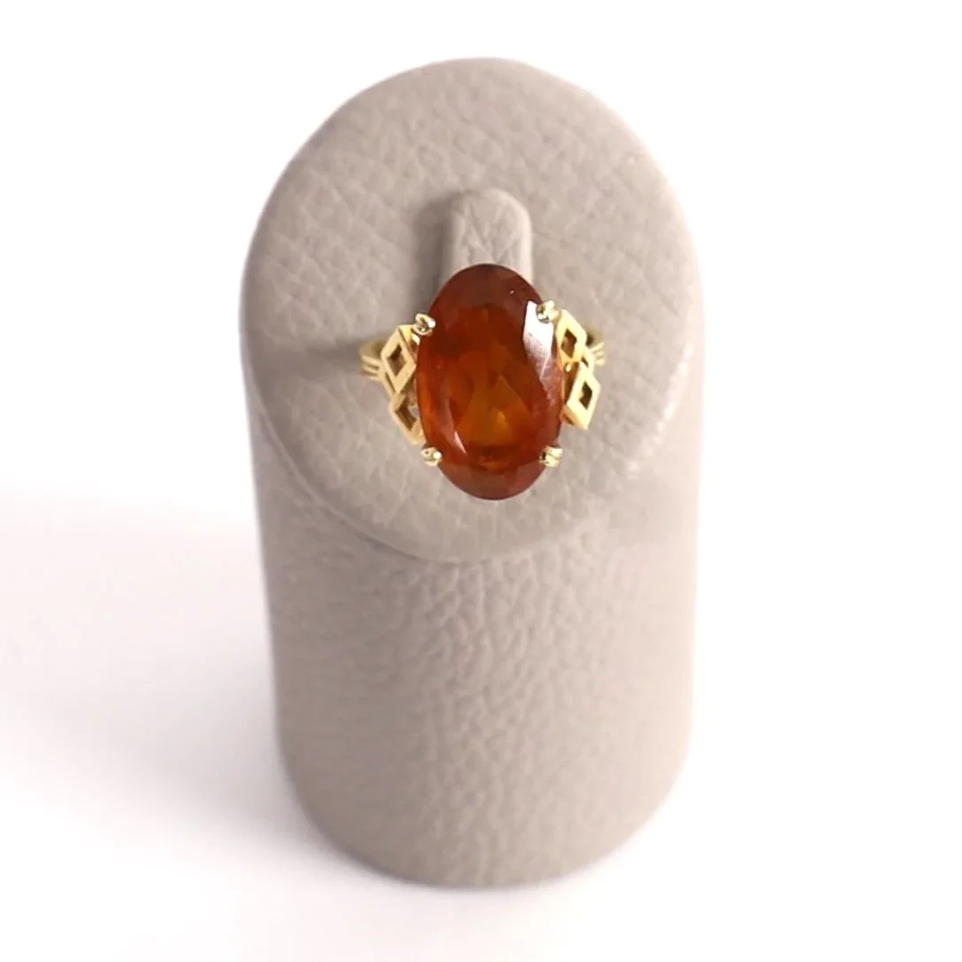 LARGE GOLD AND CITRINE RING - Lot 21