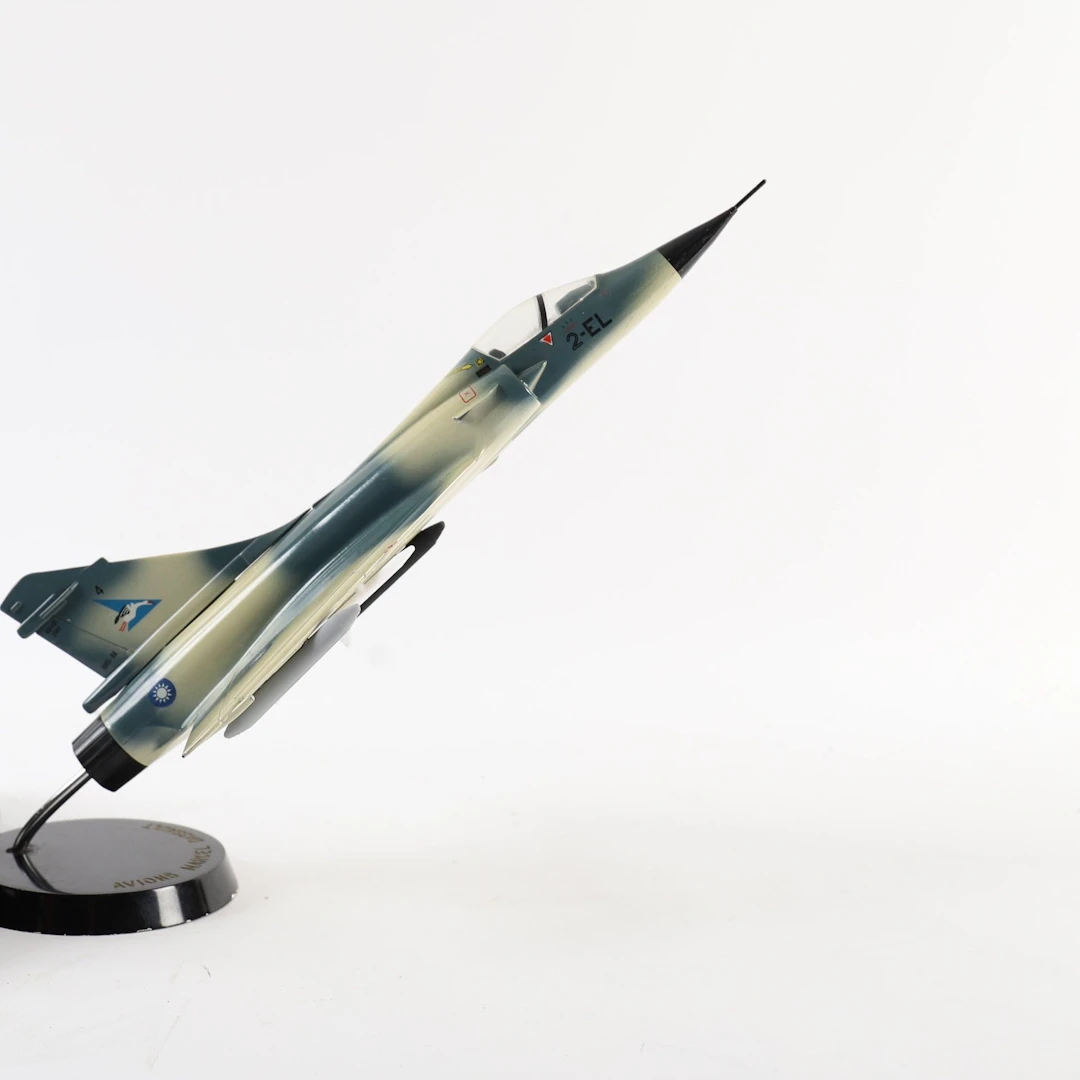 RARE "MIRAGE 2000-5" DISPLAY MODEL - Lot 167