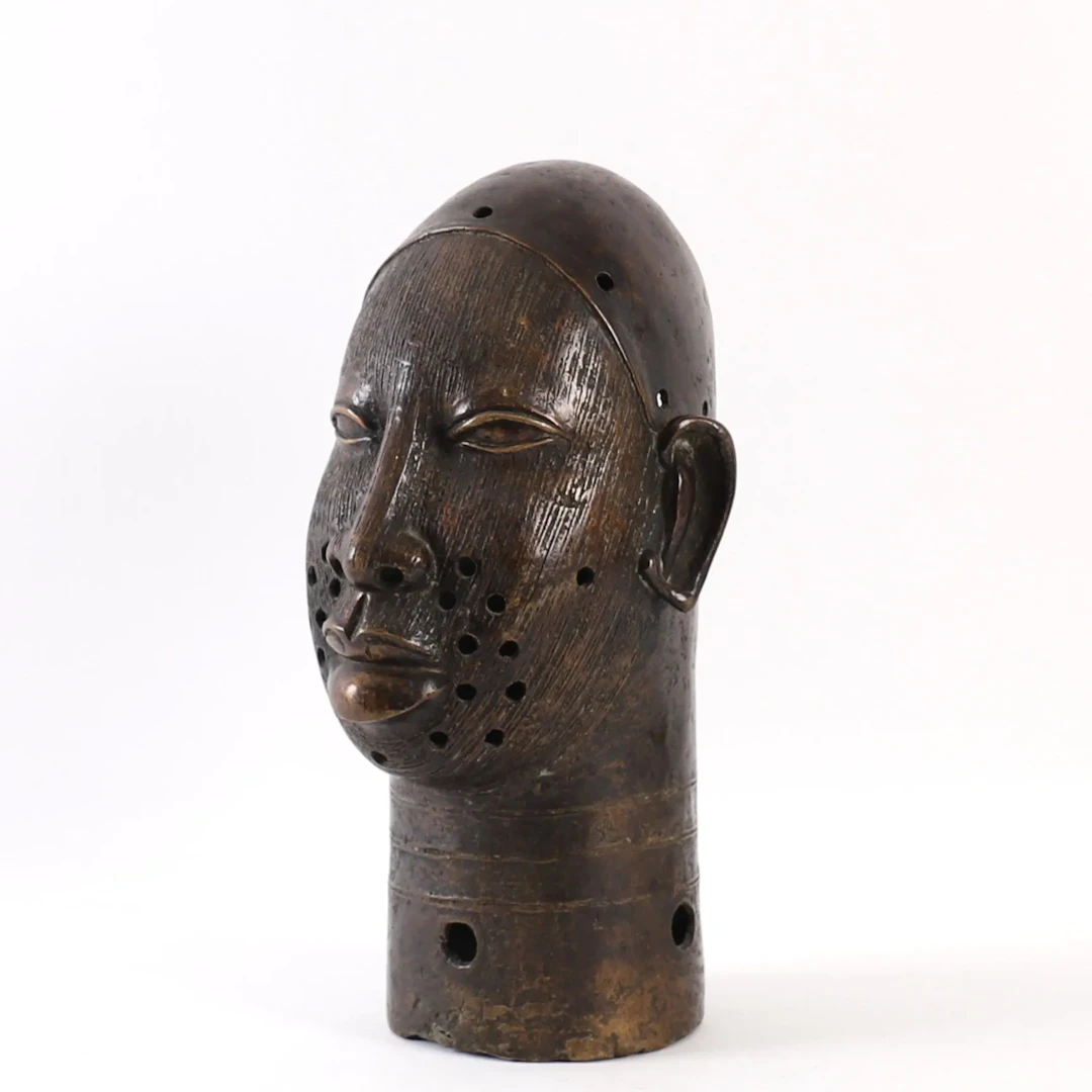 "IFÉ" COMMEMORATIVE HEAD, EARLY 20TH CENTURY - Lot 302