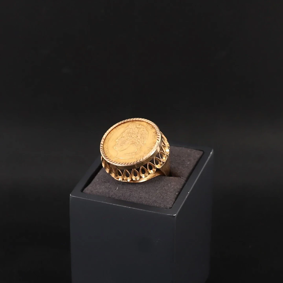 GOLD RING SET WITH A 20-FRANC LOUIS-PHILIPPE I COIN FROM 183 - Lot 30