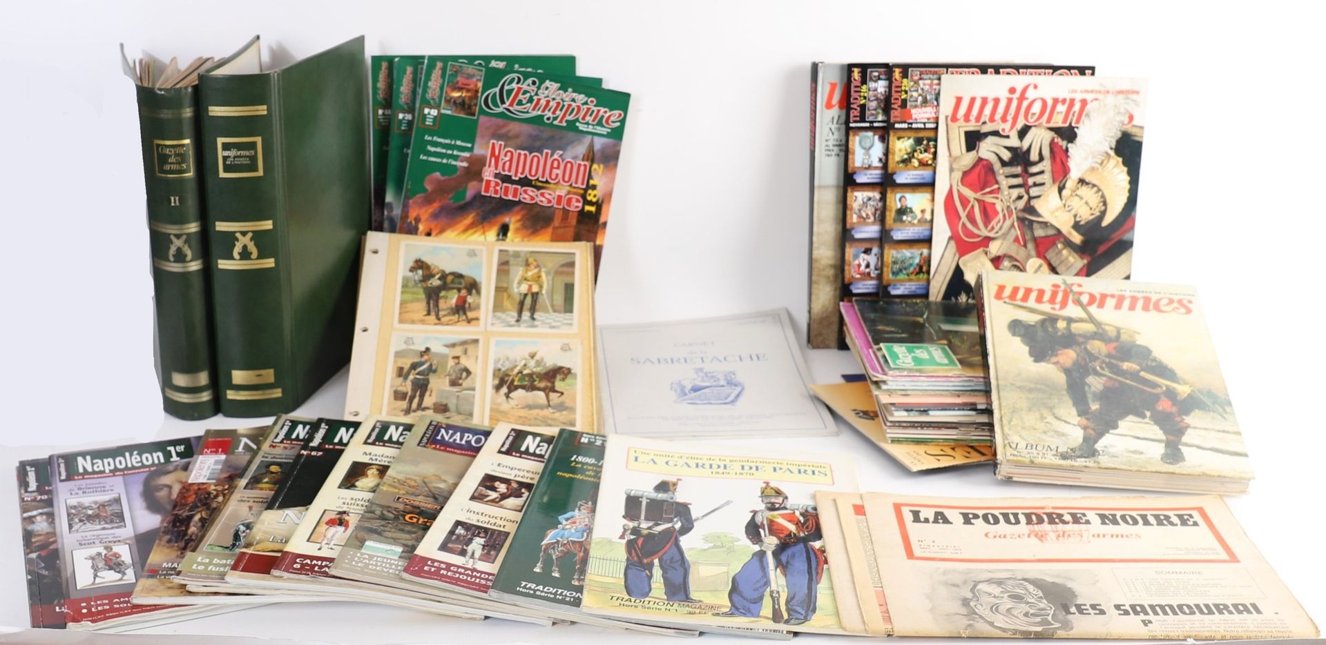 MILITARY-THEMED MAGAZINES. - Lot 7