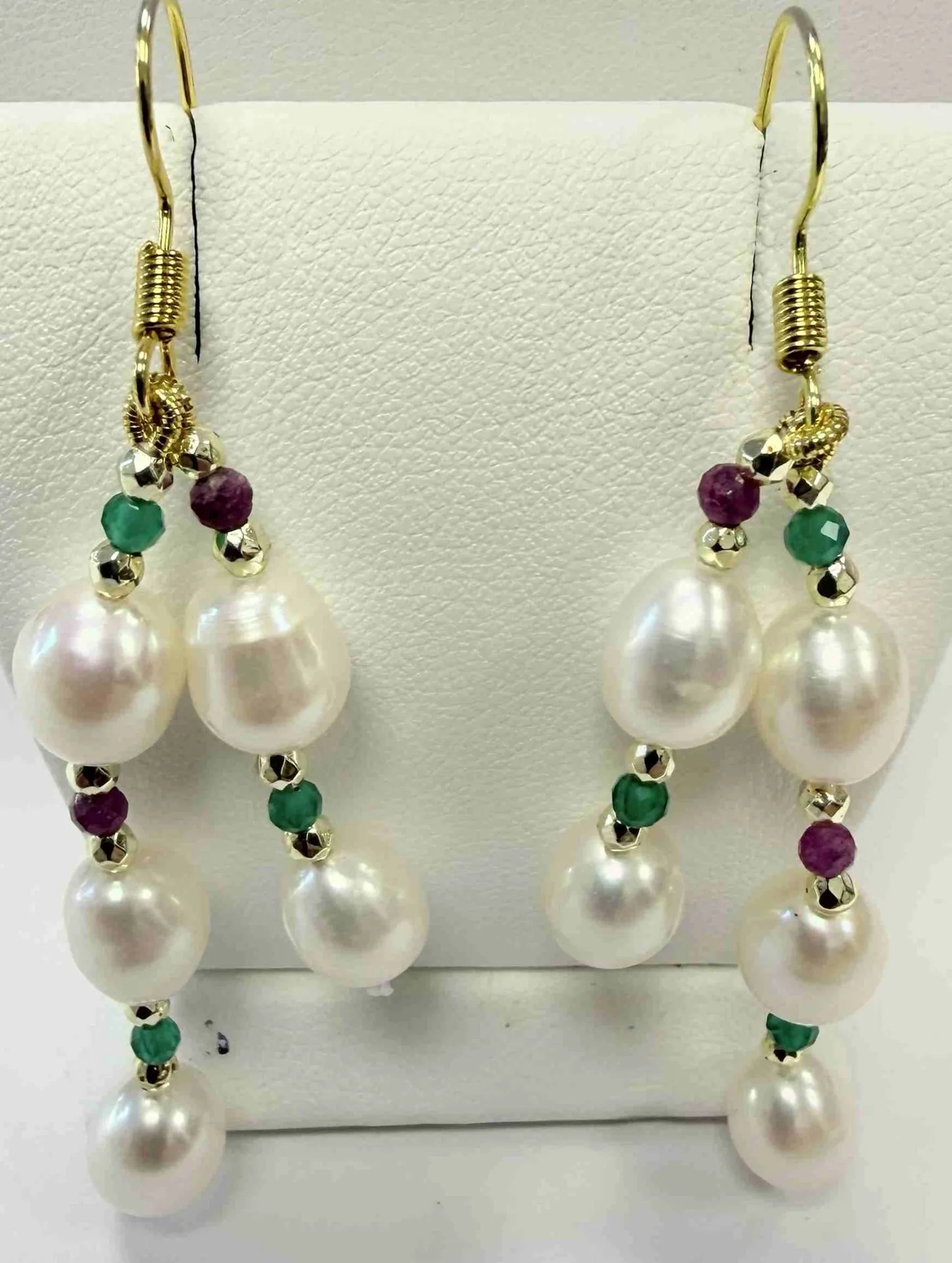 PAIR OF METAL DROP EARRINGS WITH FRENCH-STYLE DROP EARRINGS - Lot 4