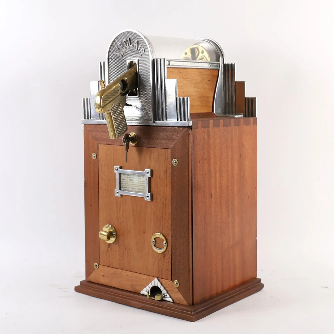 "L'ÉCLAIR" SLOT MACHINE by Louis LOUBET, CIRCA 1930 - Lot 183