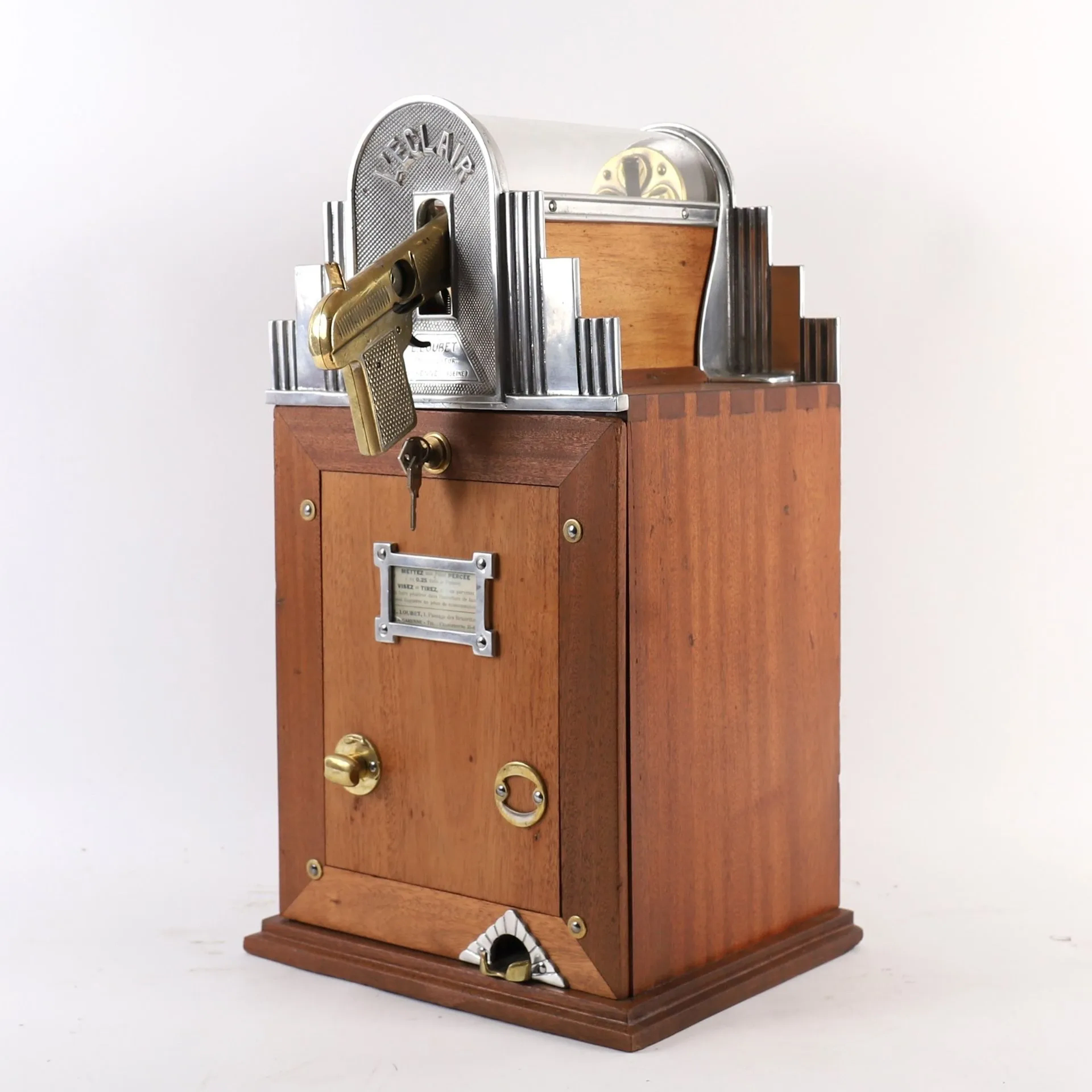 "L'ÉCLAIR" SLOT MACHINE by Louis LOUBET, CIRCA 1930 - Lot 183