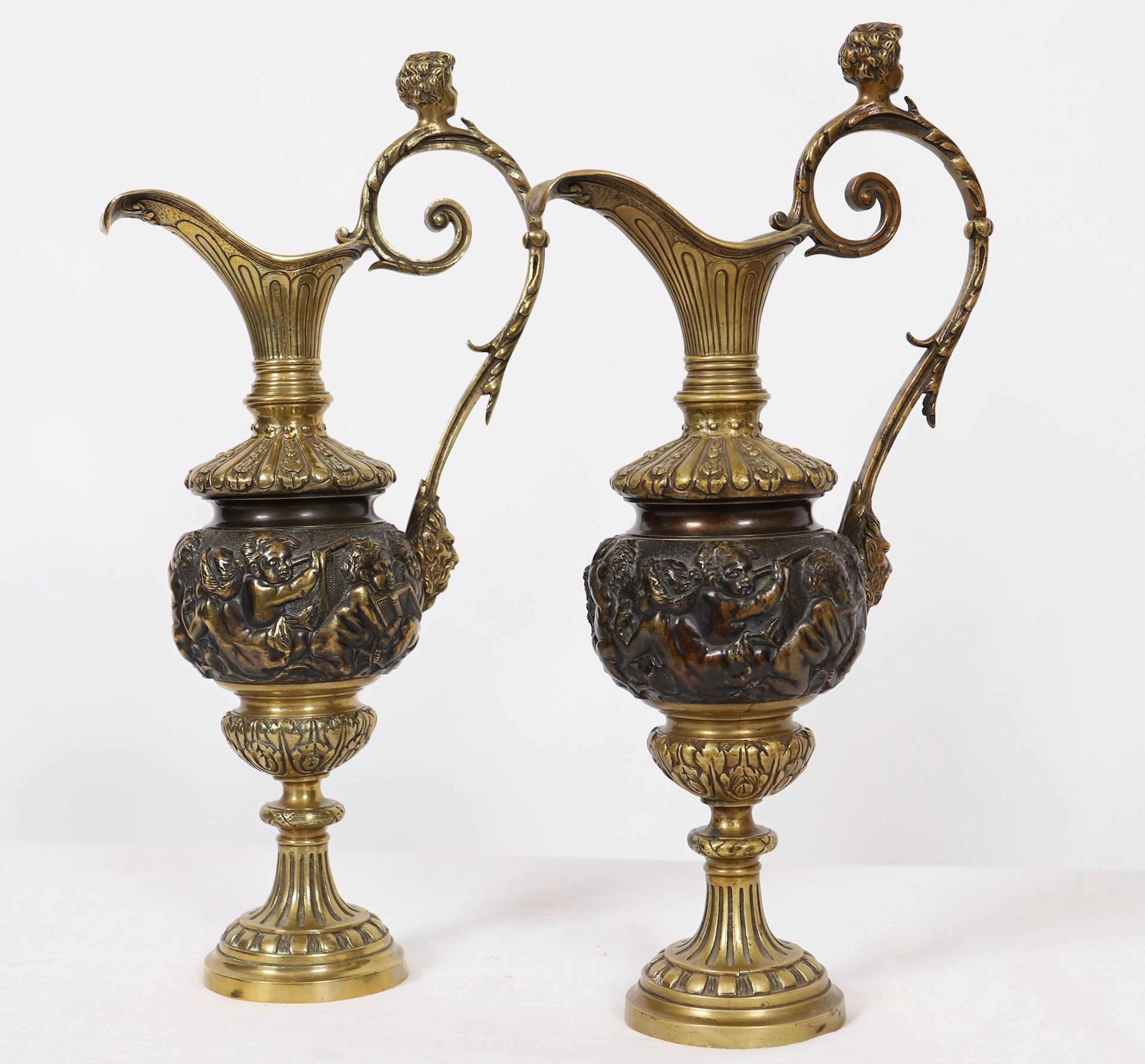 PAIR OF GILDED BRONZE AND PATINUM EAGUIERES late 19th centur - Lot 289