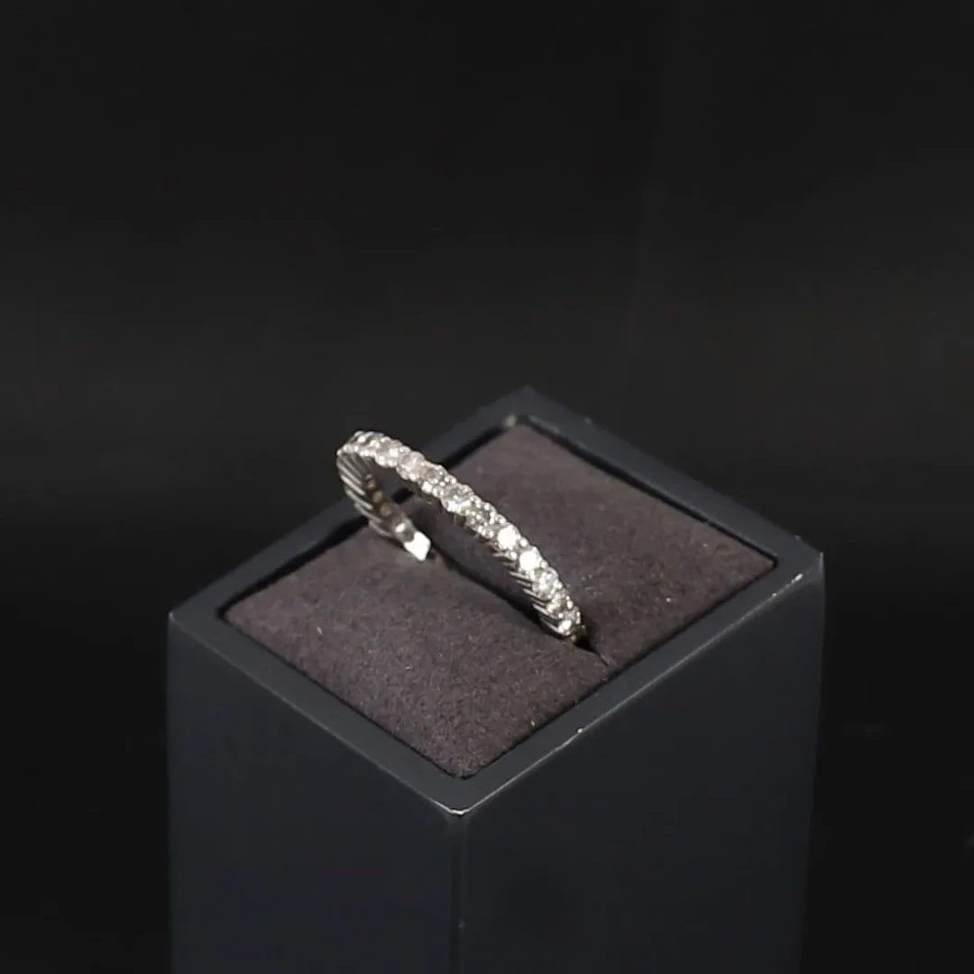 WHITE GOLD WEDDING RING WITH DIAMONDS - Lot 11