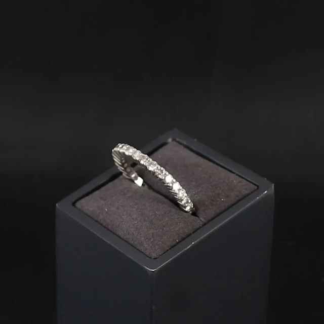 WHITE GOLD WEDDING RING WITH DIAMONDS - Lot 11
