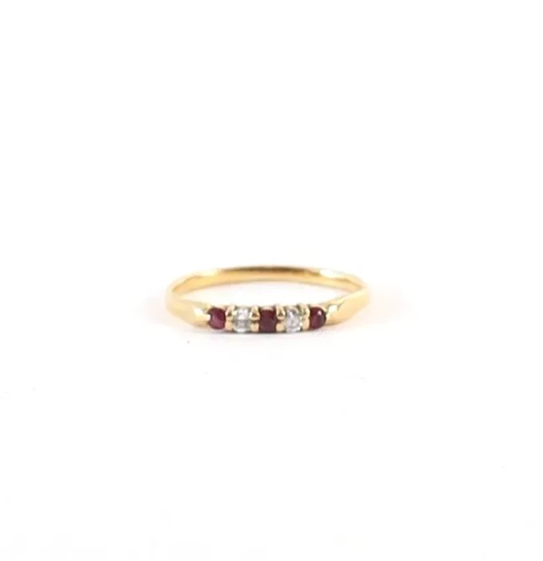 RUBY AND DIAMOND GOLD RING - Lot 24
