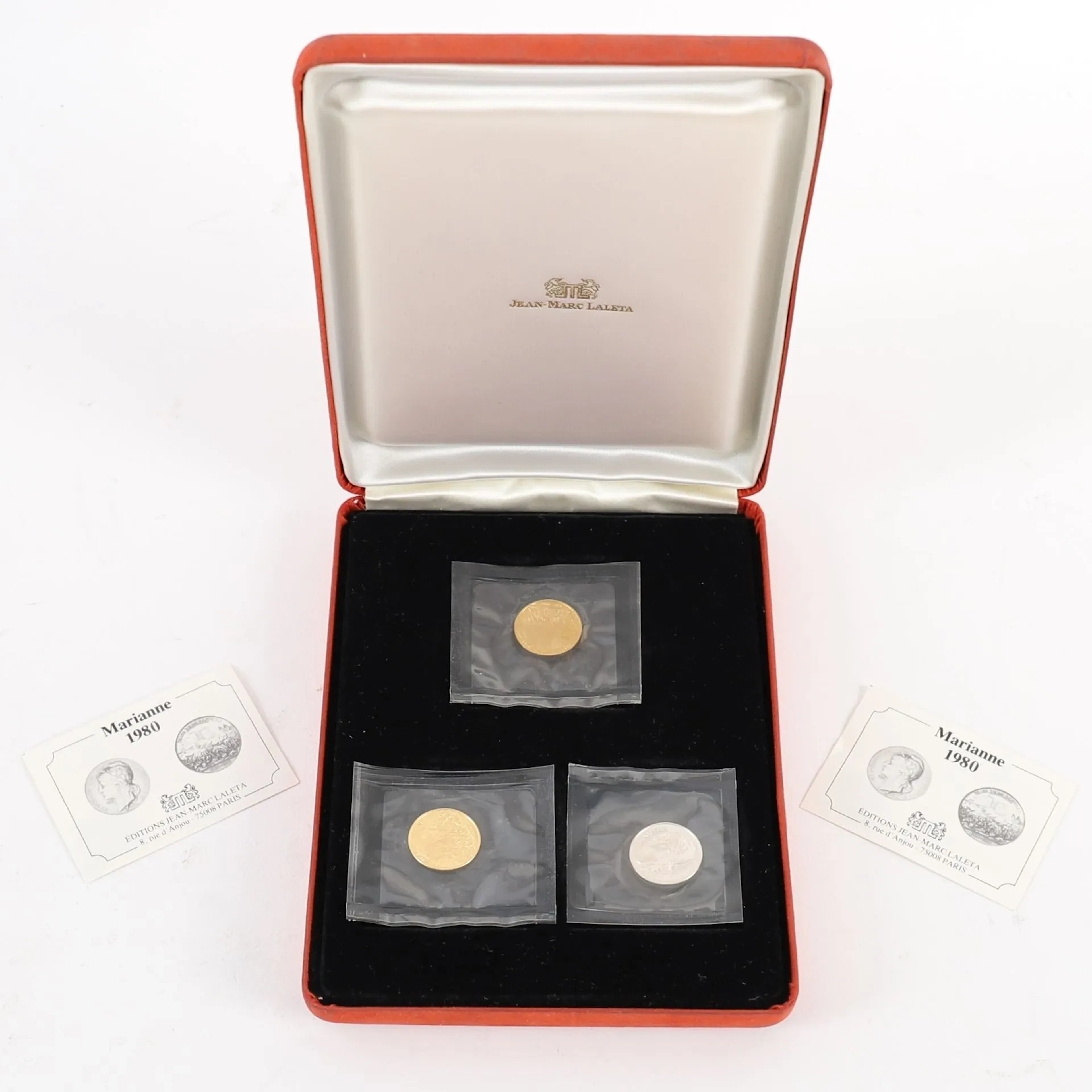 COMMEMORATIVE THREE-PIECE SET MARKING THE STORMING OF THE BA - Lot 92