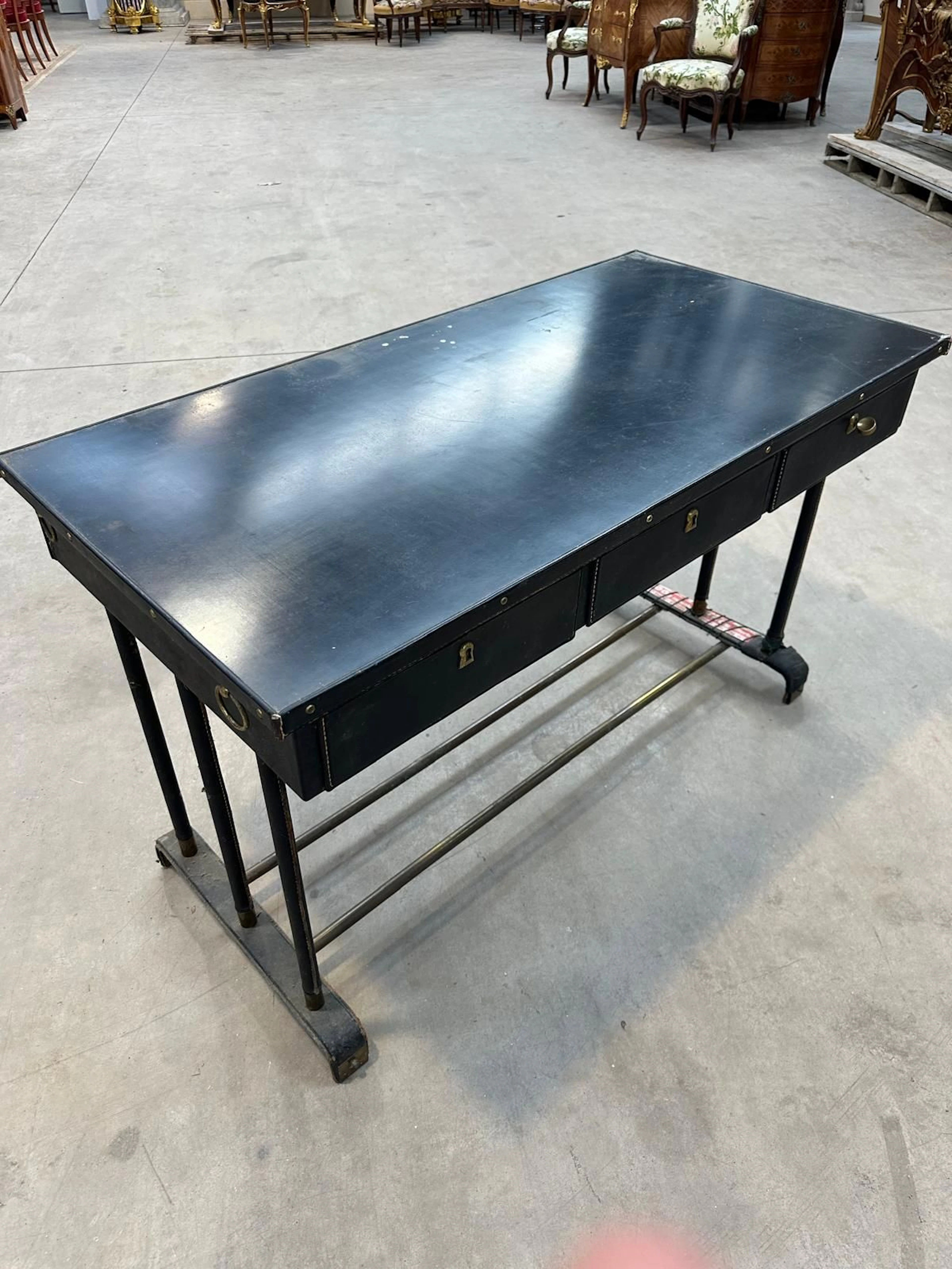 RECTANGULAR DESK by Jacques ADNET (1900-1984) - Lot 301