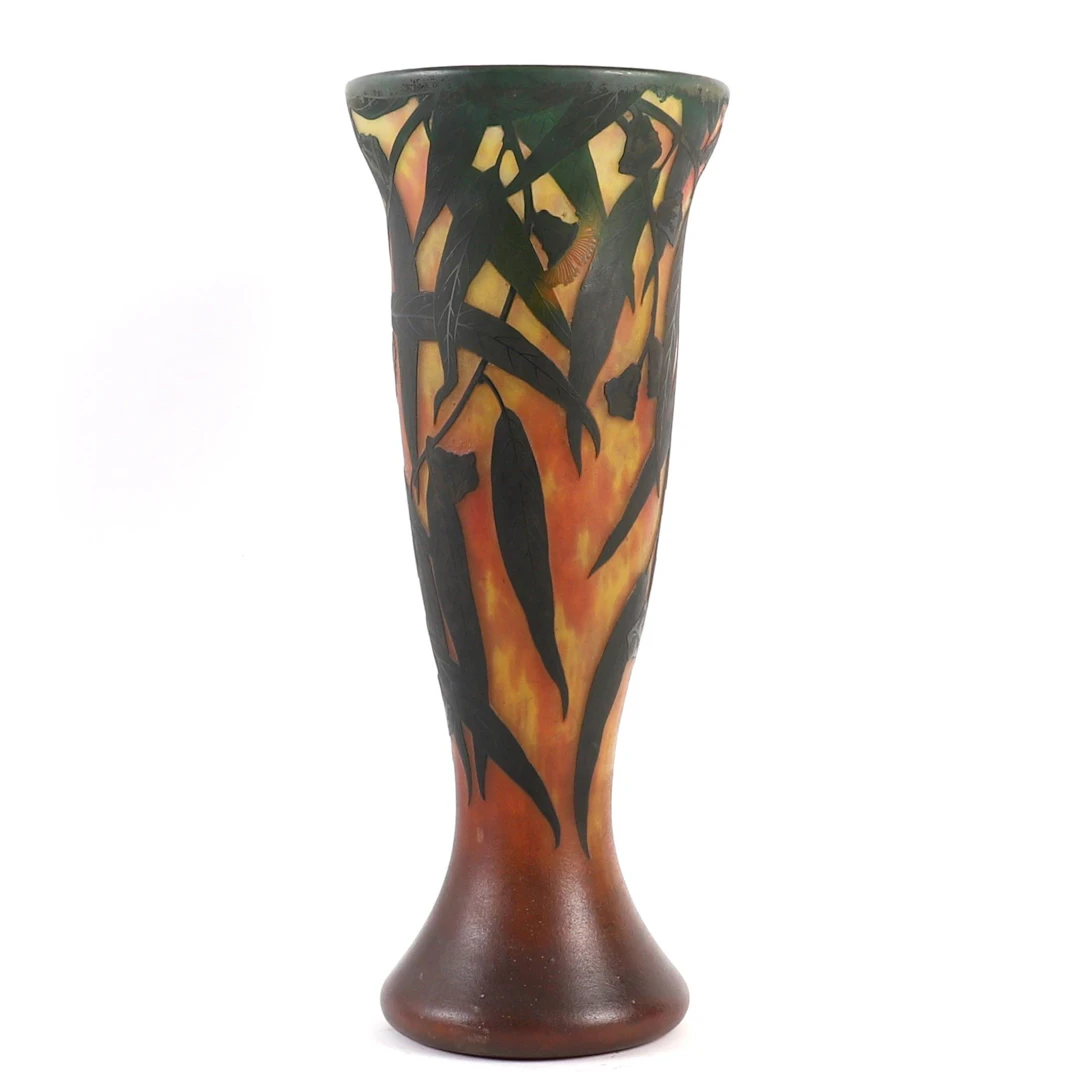 IMPORTANT SLIM VASE WITH FLARED NECK, DAUM NANCY, CIRCA 1910 - Lot 126