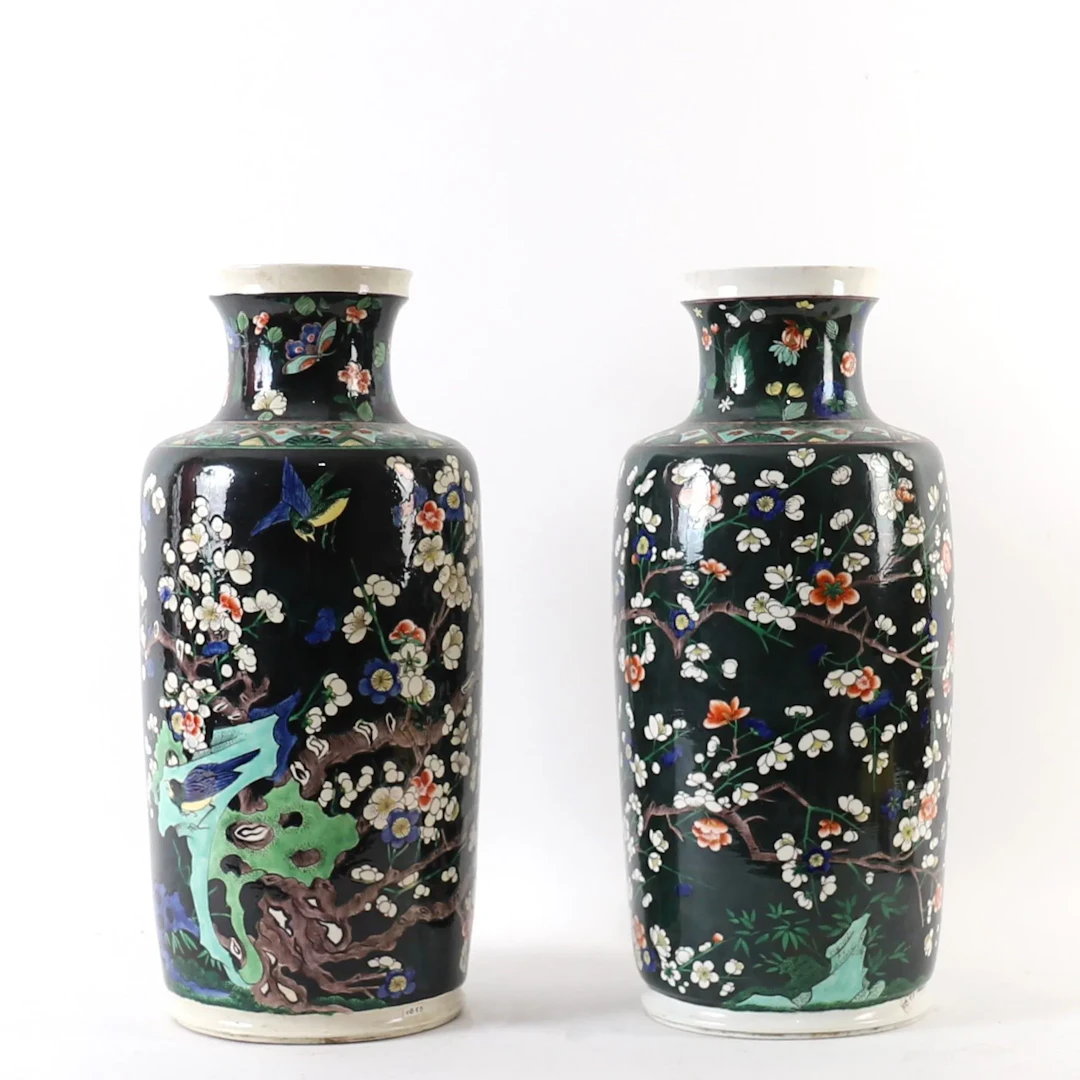 PAIR OF CYLINDRICAL VASES, EARLY 20TH CENTURY - Lot 77