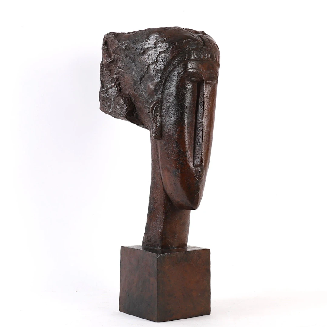 IMPORTANT SCULPTURE "HEAD OF A YOUNG GIRL WITH BANGS" after - Lot 194