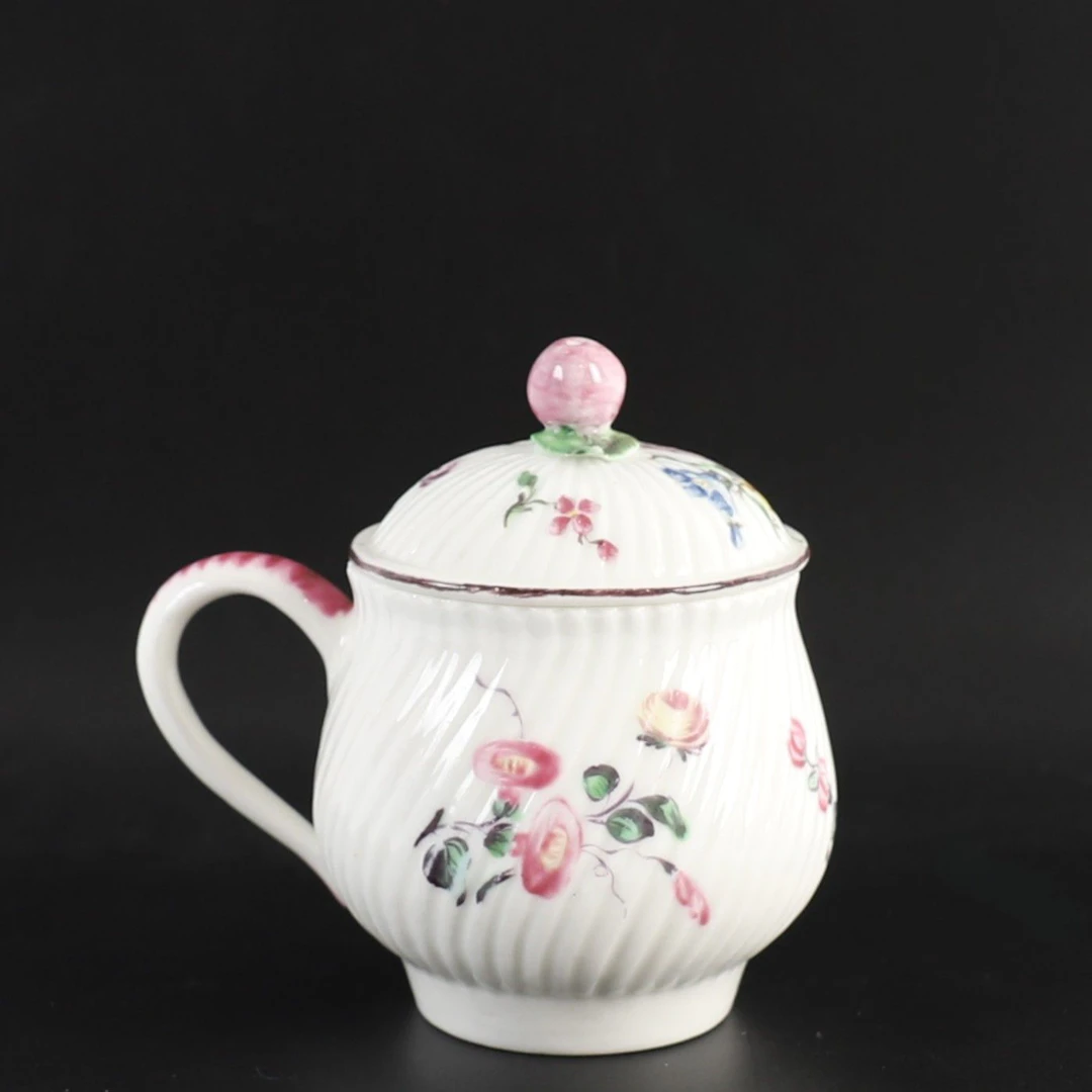 MENNECY JUICE POT MANUFACTURE DU DUC DE VILLEROY, 18th centu - Lot 84