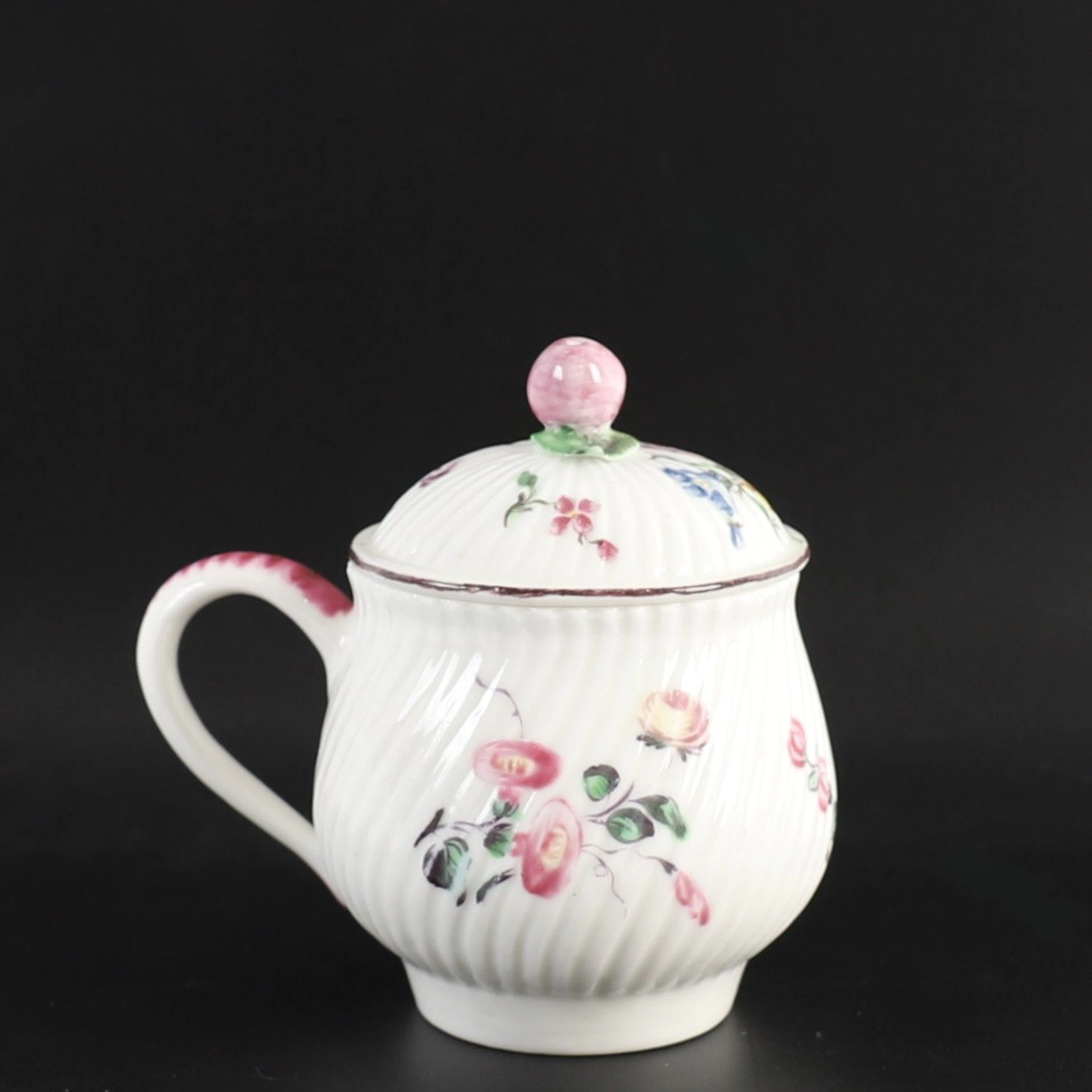 MENNECY JUICE POT MANUFACTURE DU DUC DE VILLEROY, 18th centu - Lot 84