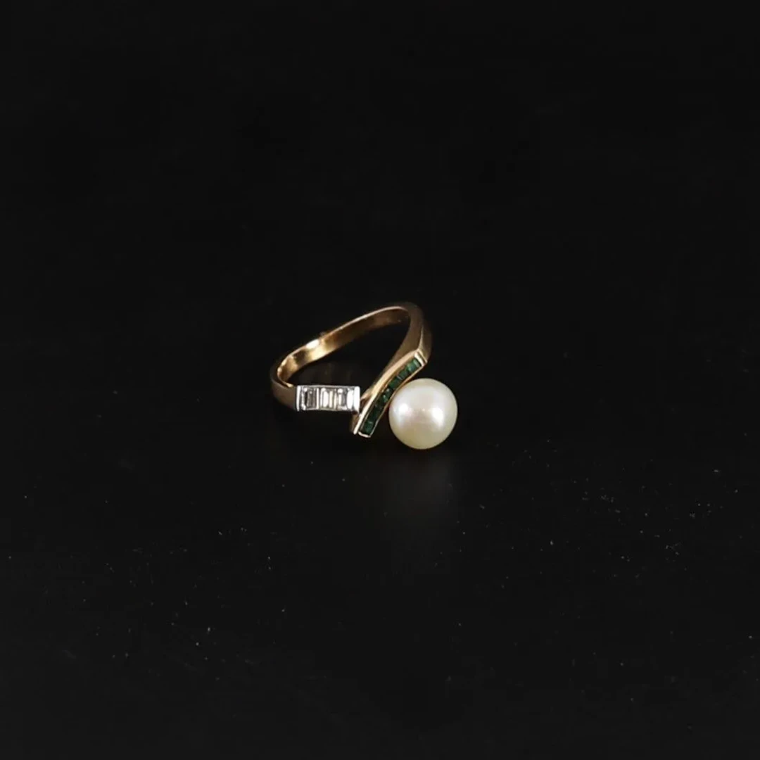 RING IN GOLD, PLATINUM, PEARLS, AND DIAMONDS - Lot 41