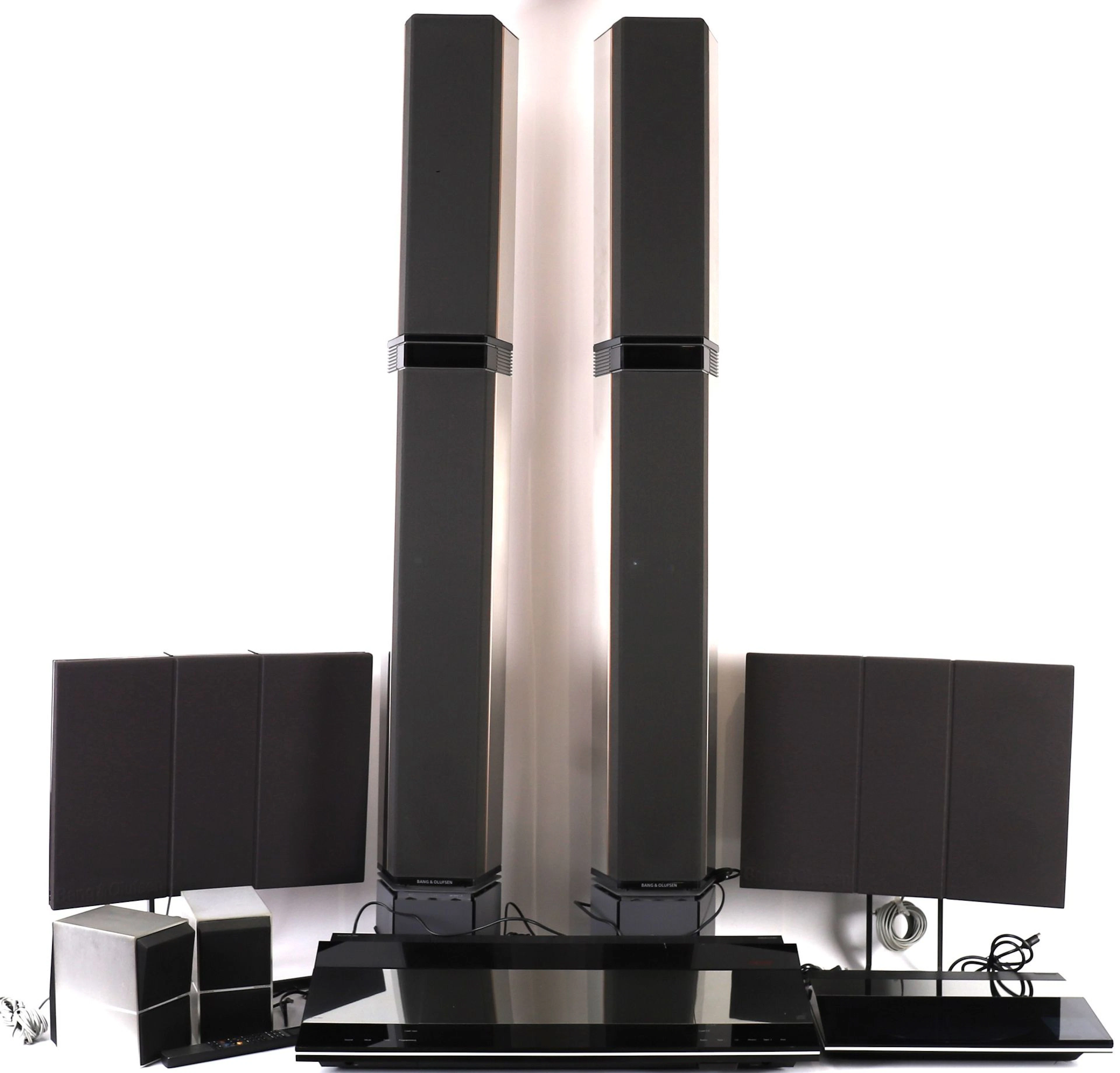 BANG & OLUFSEN HI-FI SYSTEM, BEOCENTER 9500, CIRCA 1980 - Lot 304