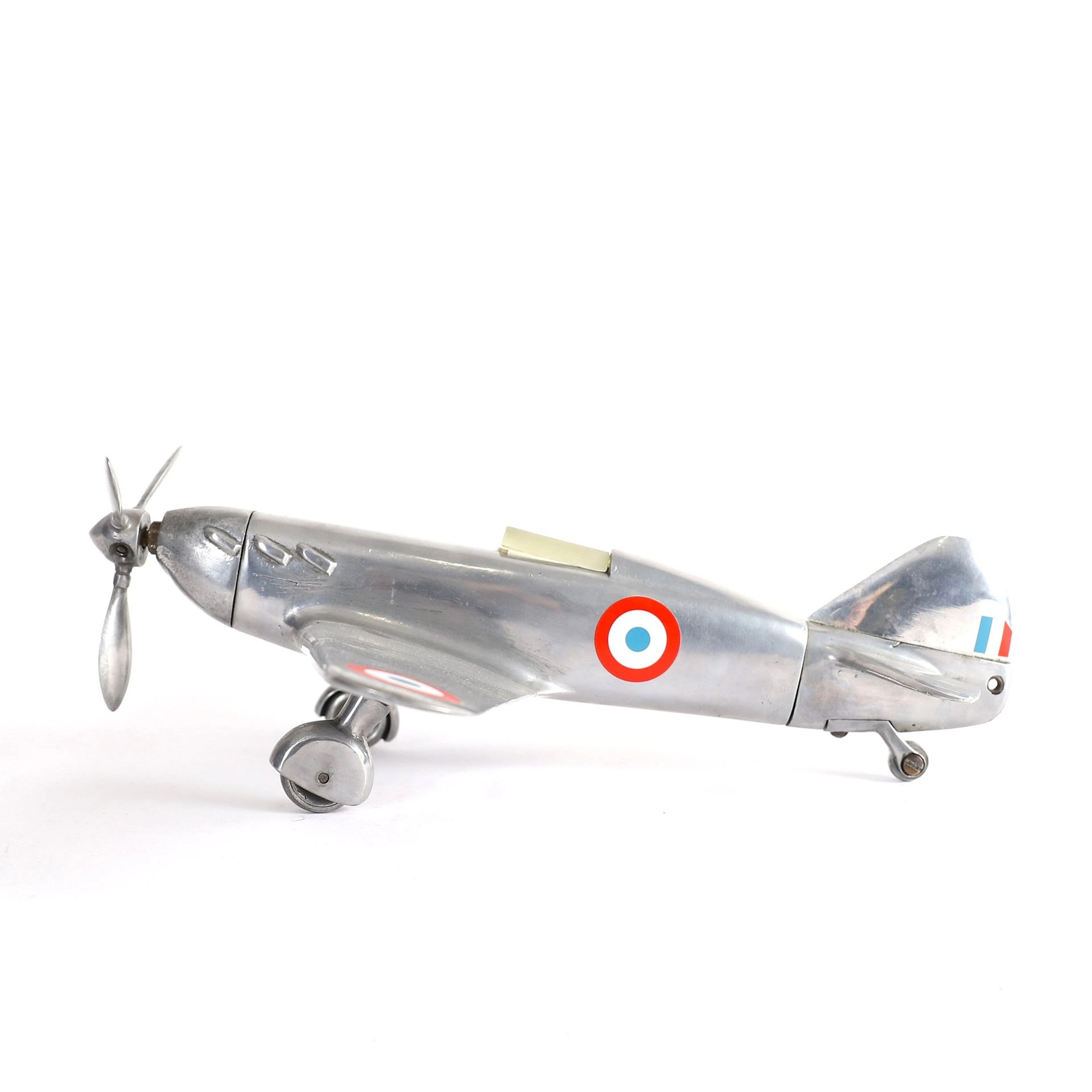 RARE AIRCRAFT TO ASSEMBLE. DEWOITINE 520 LE JAGUY FRANCE. - Lot 163