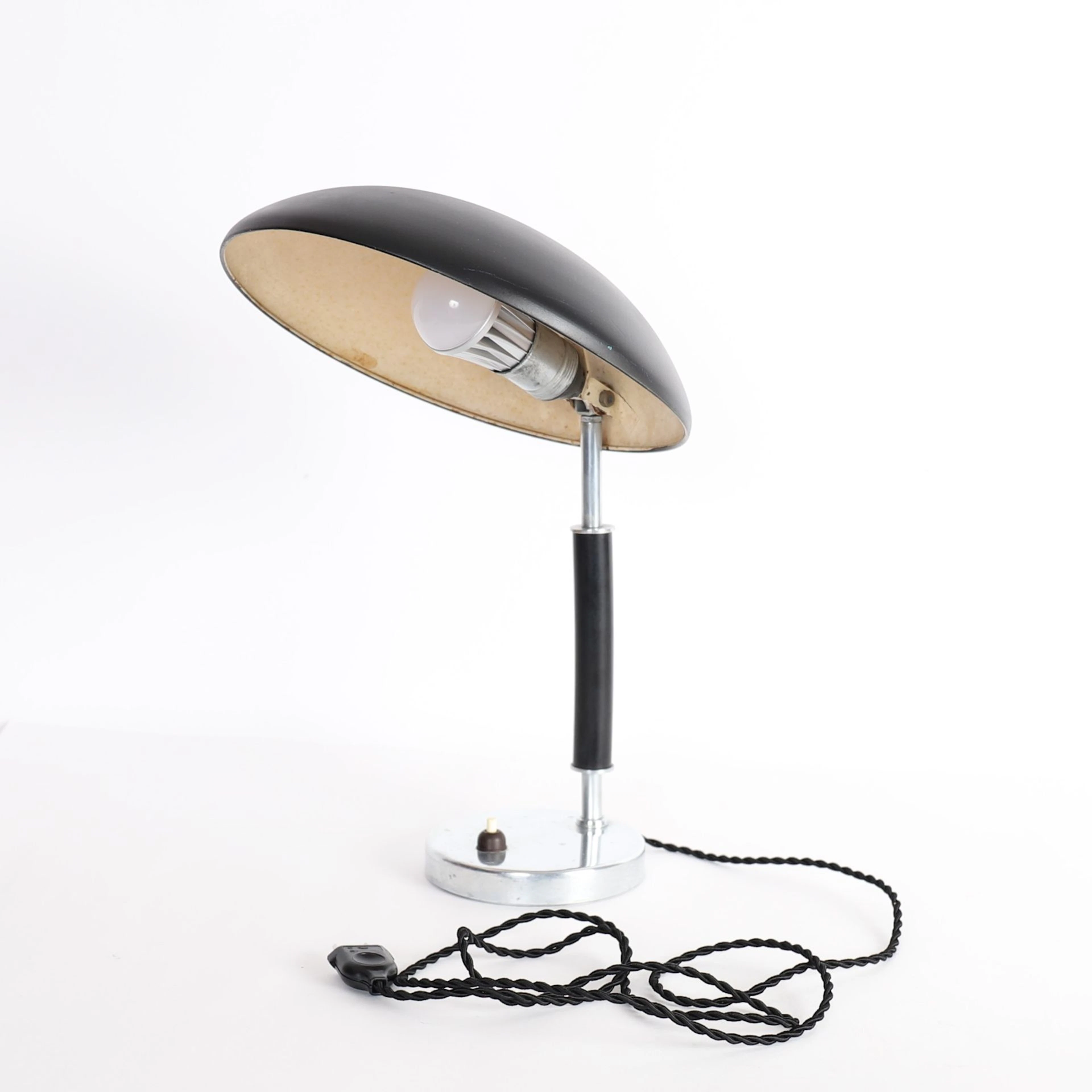 BLACK TABLE LAMP HARALD NOTINI MODEL "6994", CIRCA 1930 - Lot 143