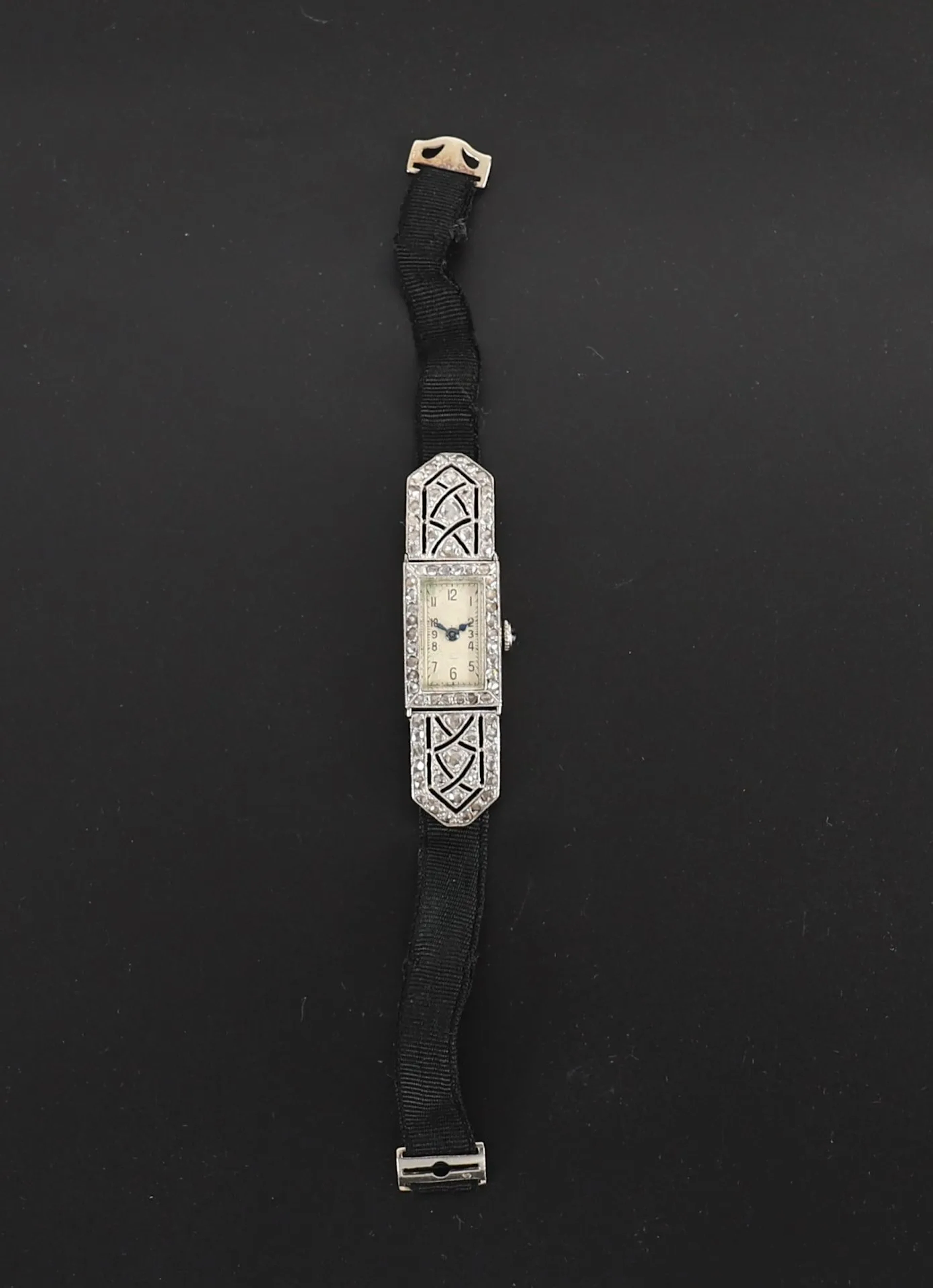 VINTAGE LADIES' WATCH IN 18K GOLD AND DIAMONDS - Lot 8