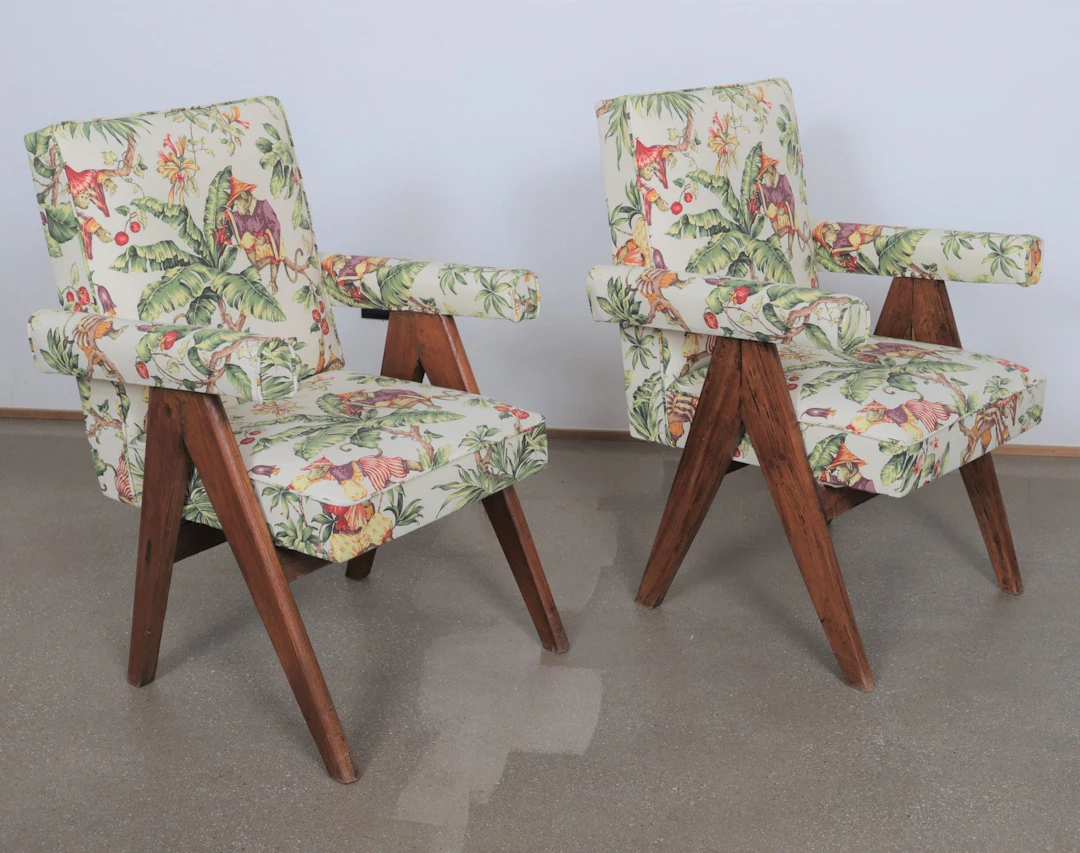 SET OF TWO "SENATE COMMITTEE CHAIRS" by Pierre JEANNERET (18 - Lot 279