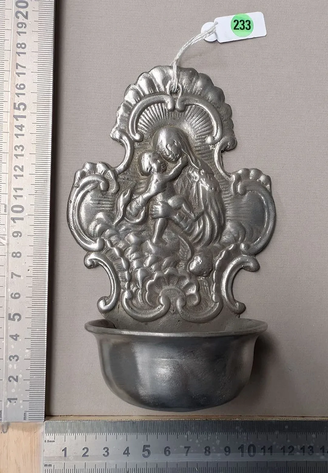 1 18th-century pewter holy water font—see photos for dimensions and condition