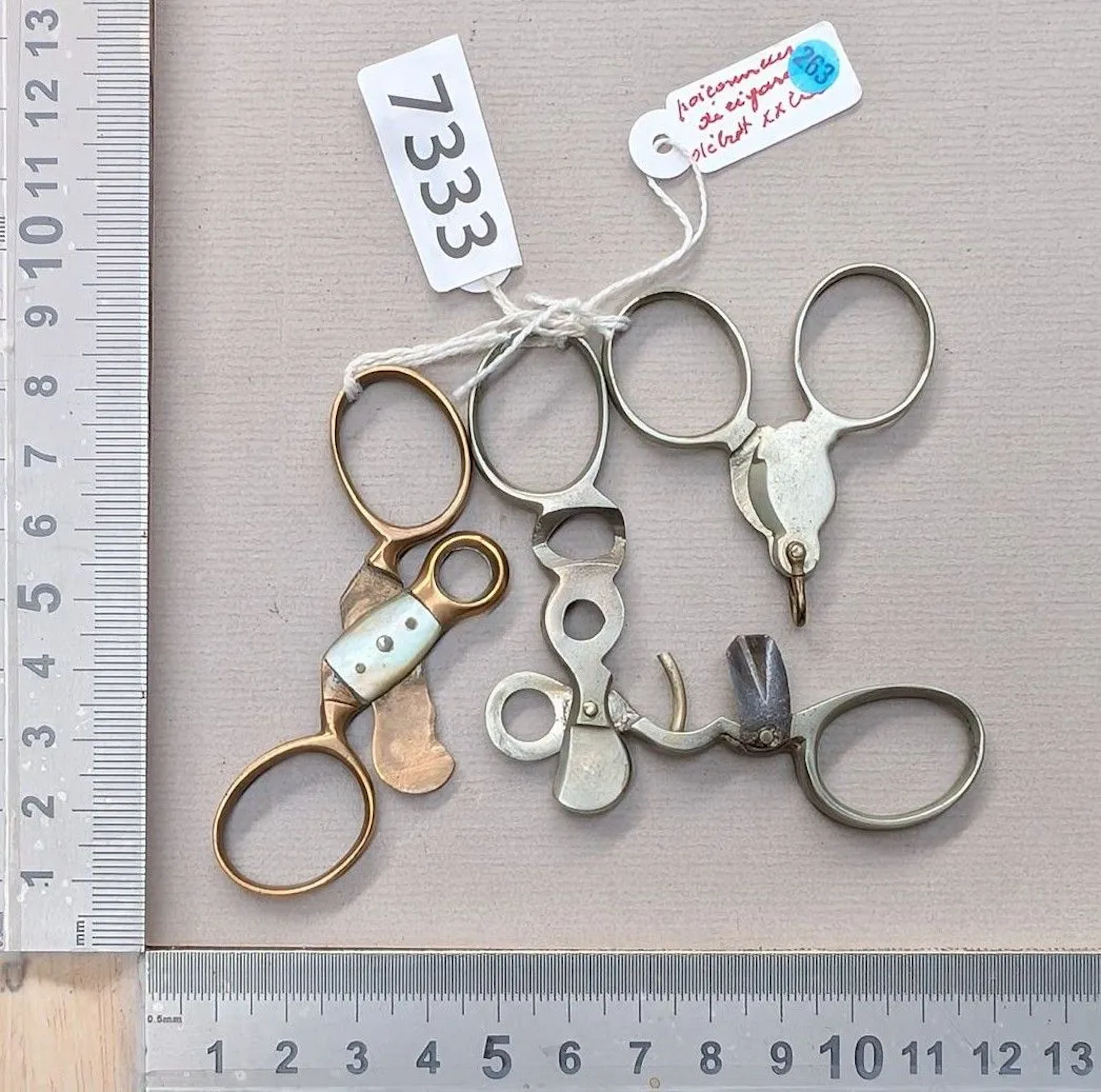 3-in-1 cigar cutter and puncher - See photos for dimensions and condition