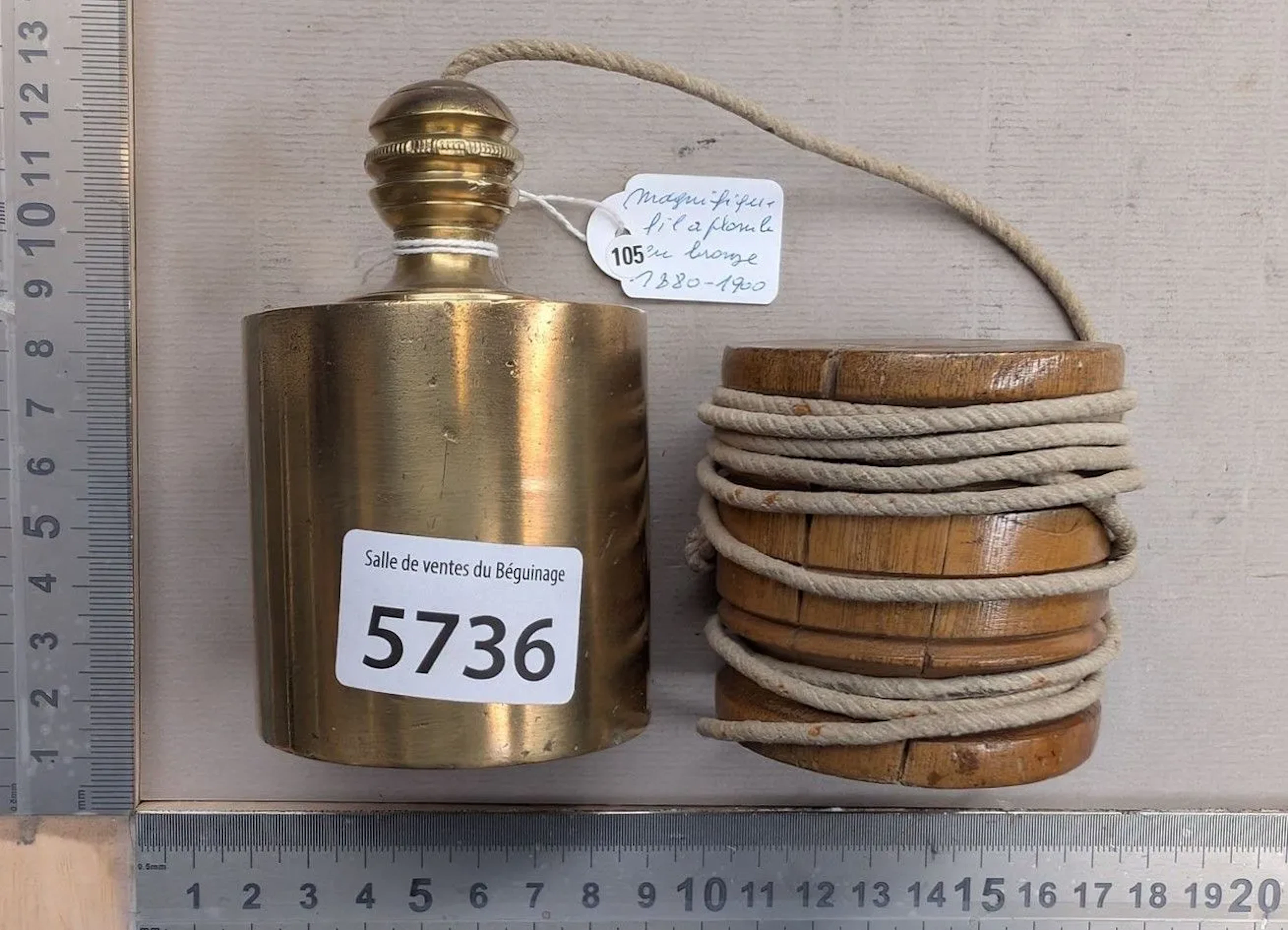 Beautiful bronze plumb bob, 1880–1900, manual winding mechanism, consistent