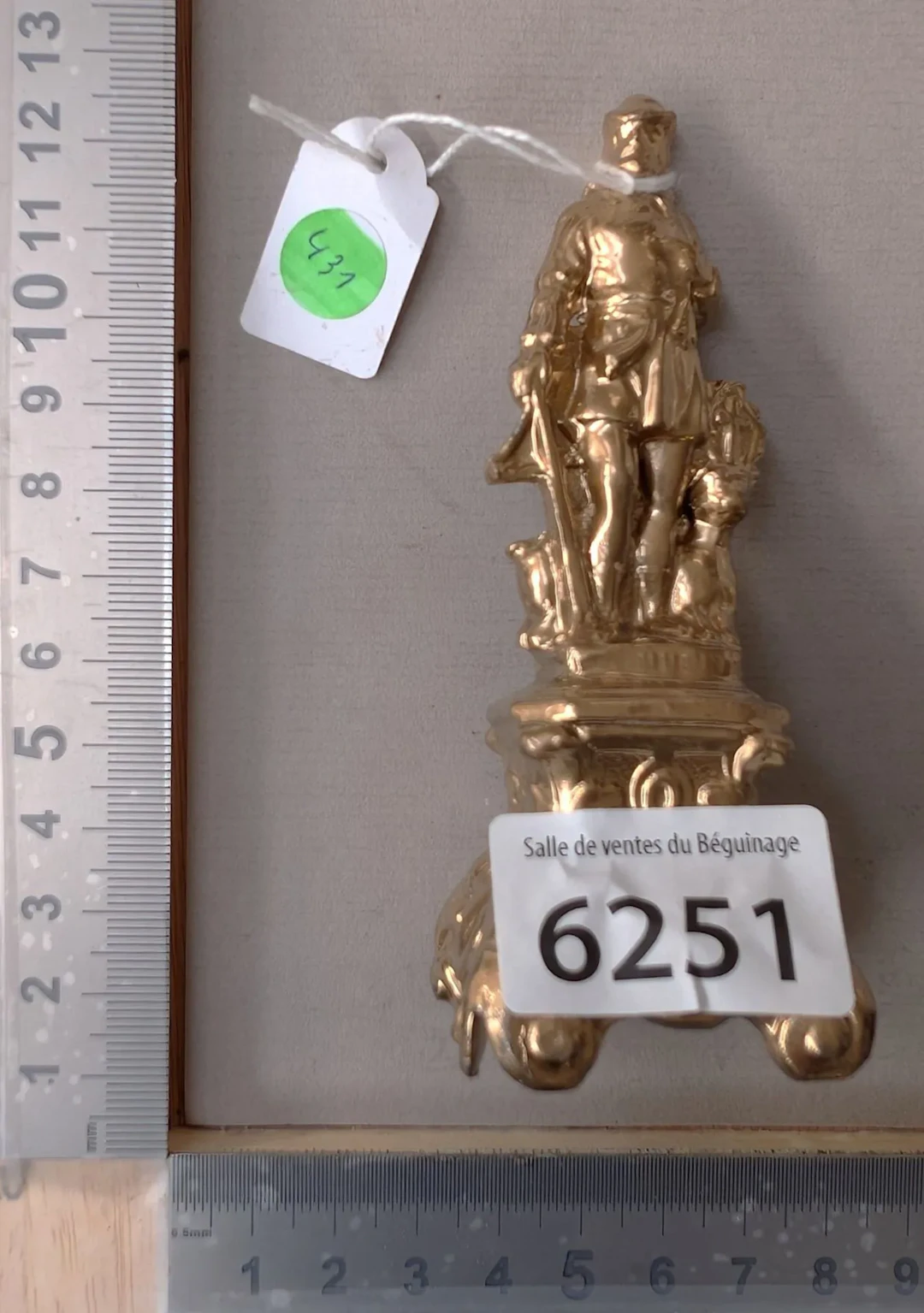 1 St. Hubert figurine made of pewter - See photos for dimensions and condition