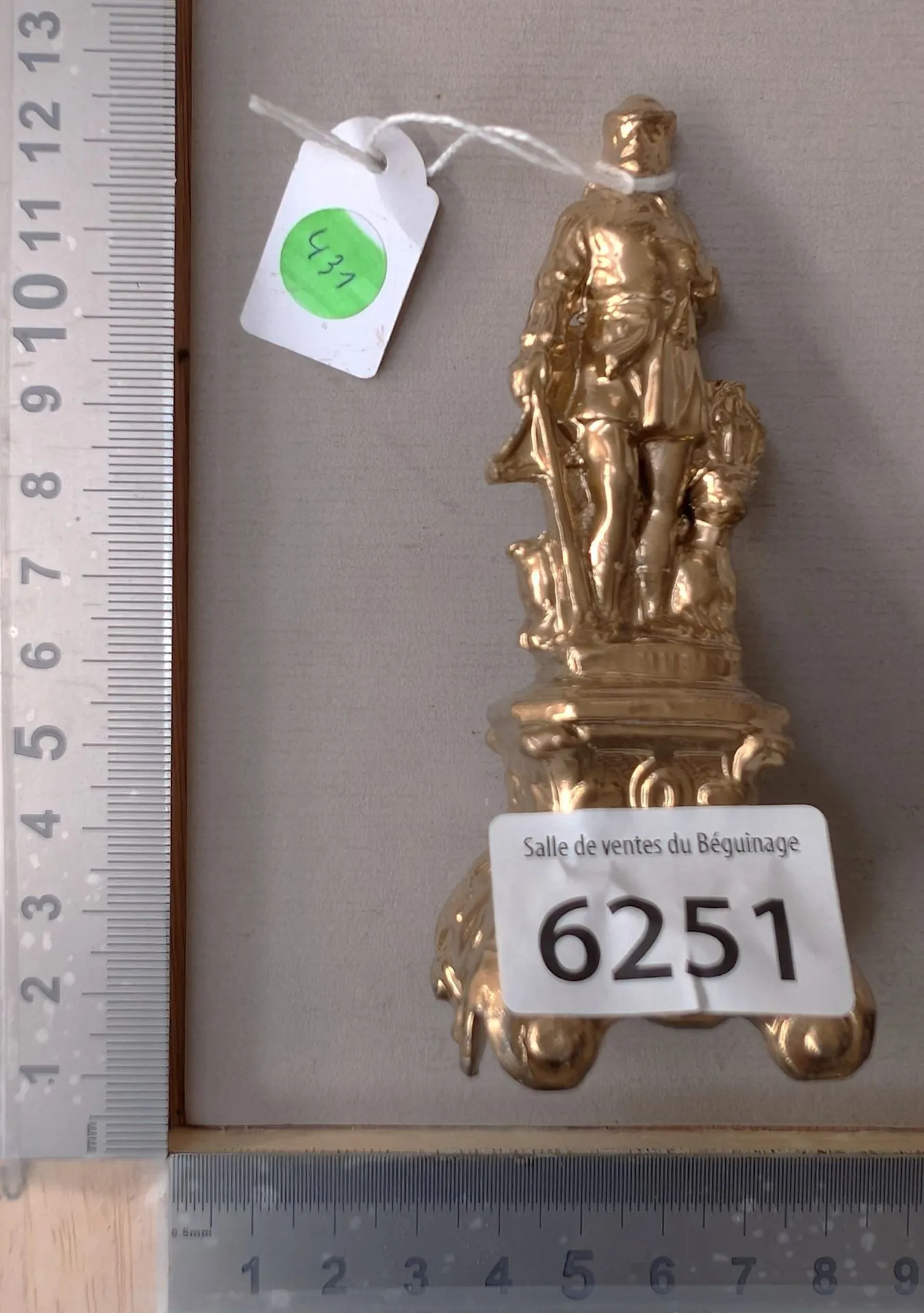 1 St. Hubert figurine made of pewter - See photos for dimensions and condition