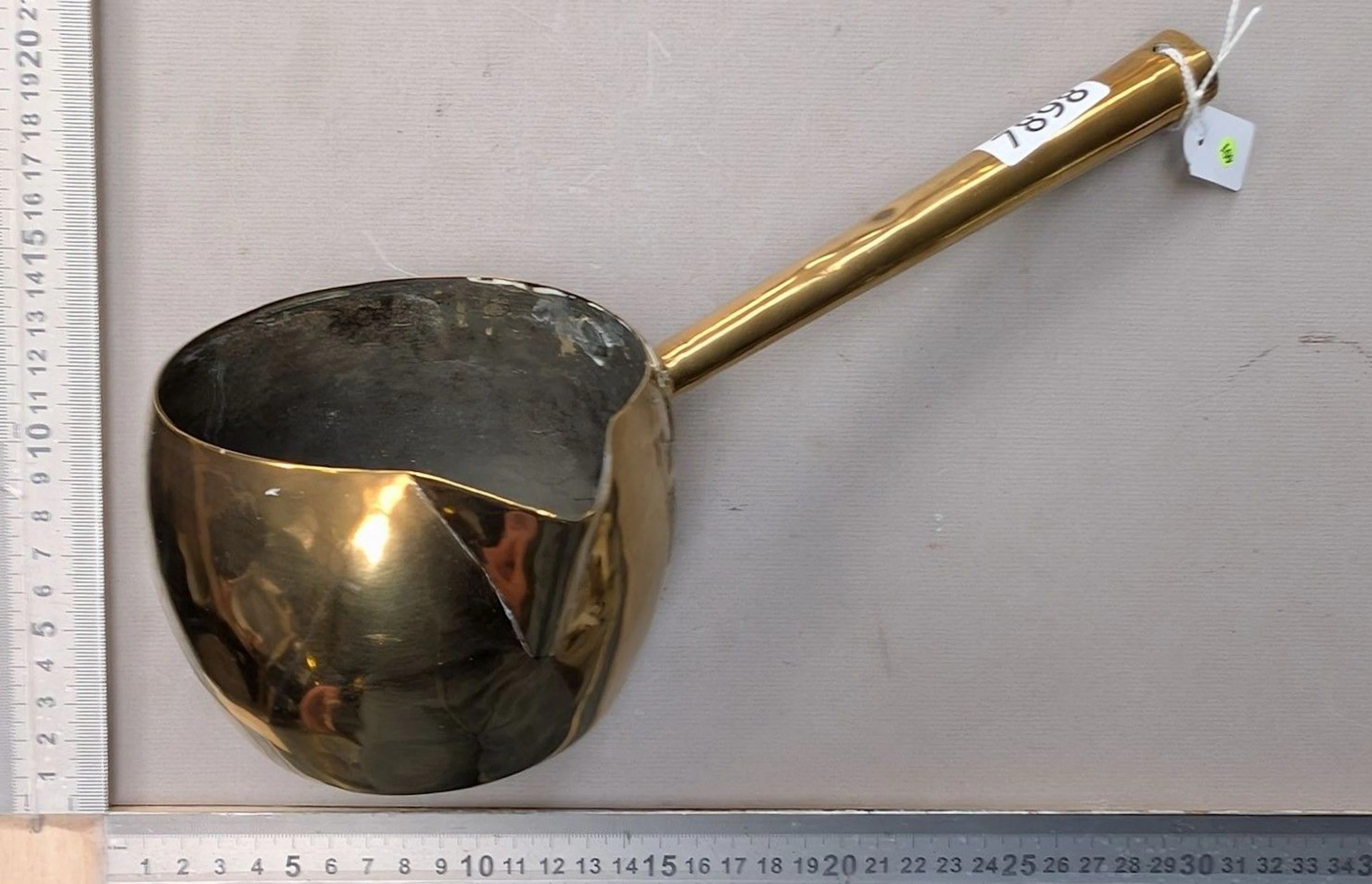 1 antique copper skillet—see photos for dimensions and condition