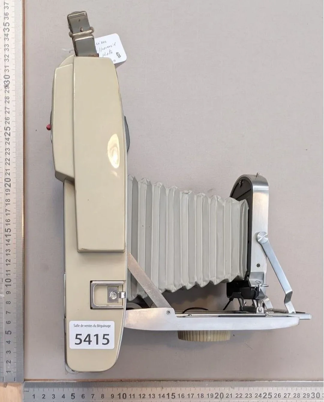 Vintage Polaroid camera—see photos for dimensions and condition