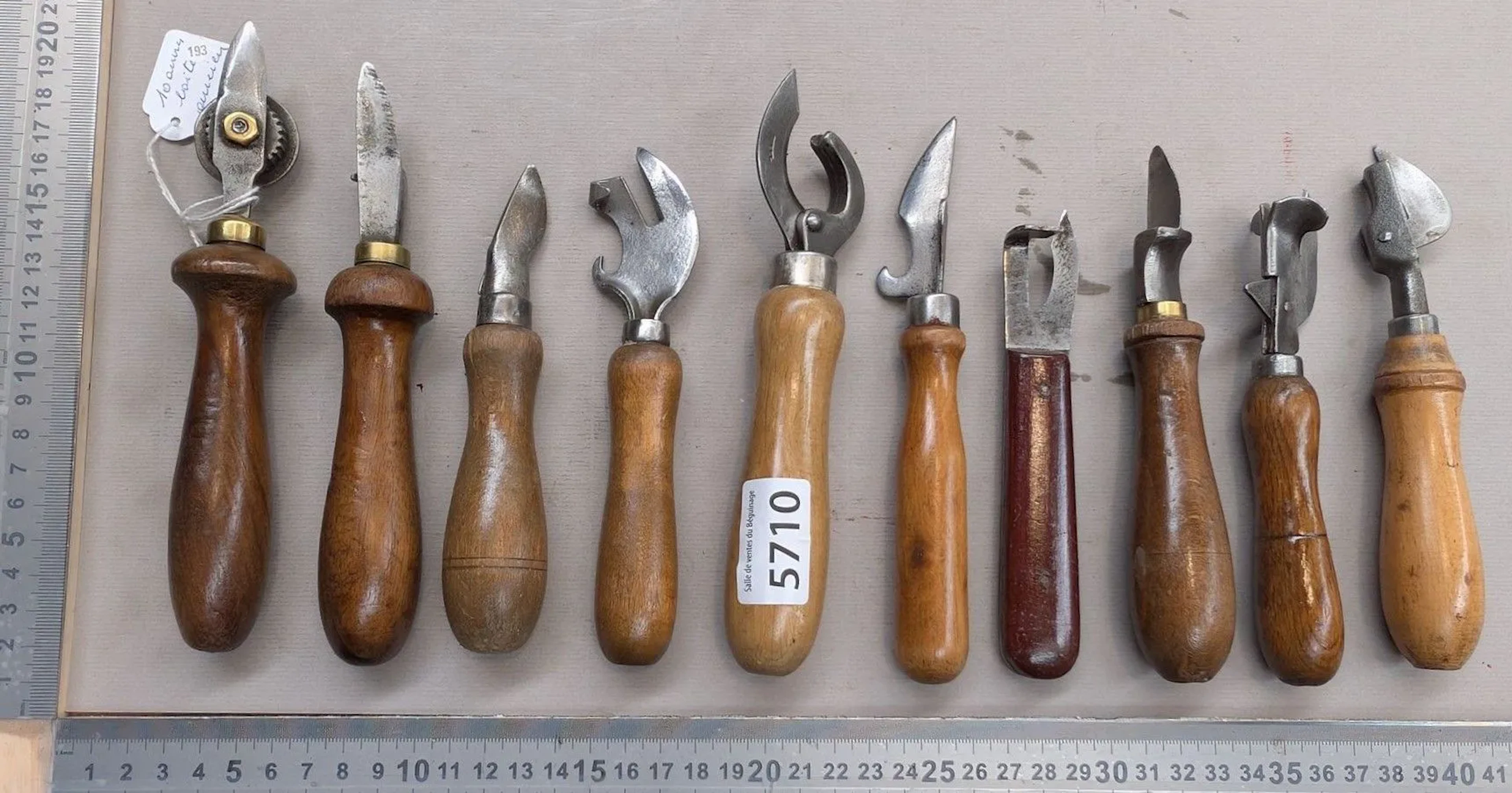 10 vintage can openers—see photos for dimensions and condition
