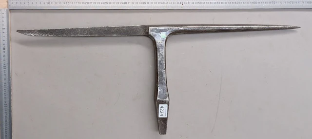 1 antique steel bigorne - See photos for dimensions and condition