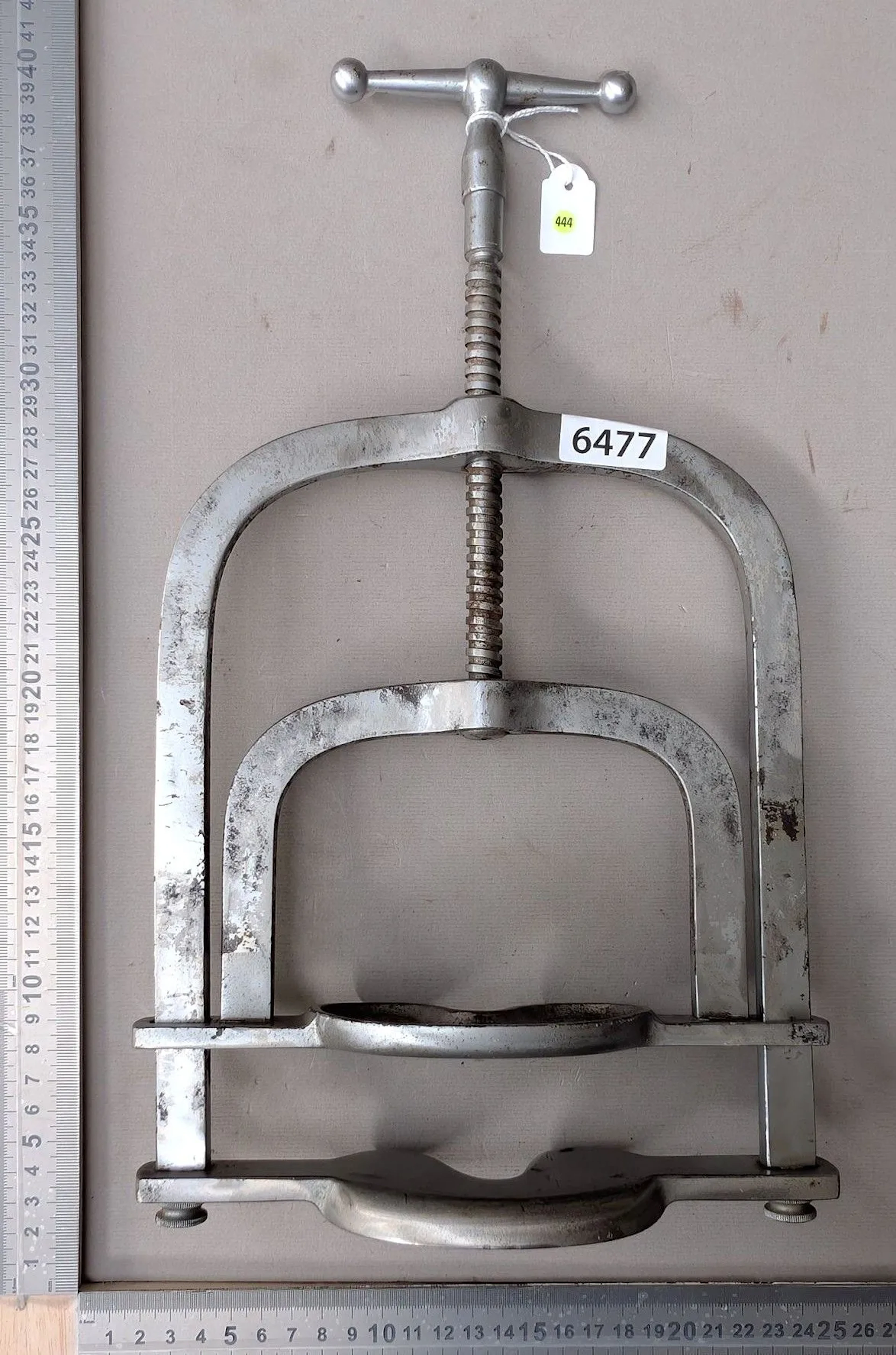 1 donkey bit to keep the horse's mouth open—see photos for dimensions