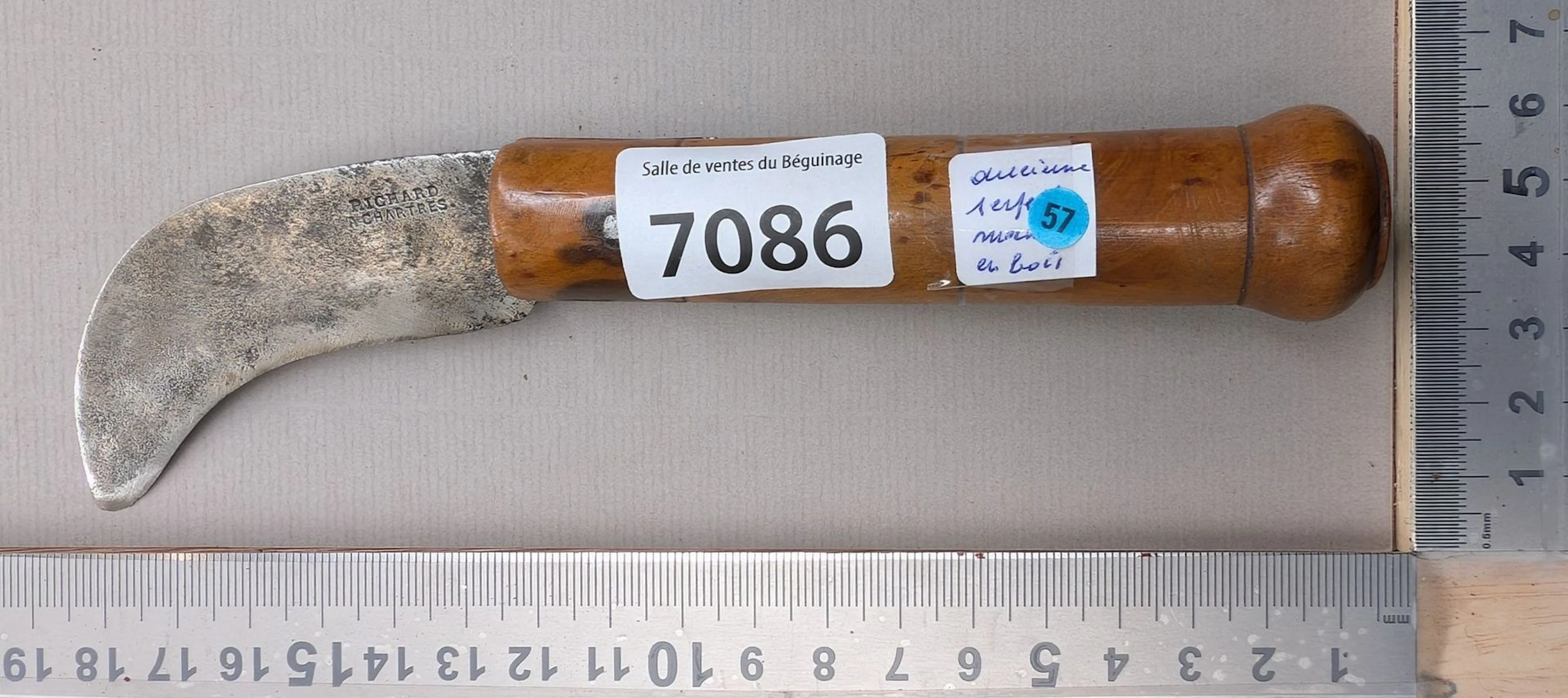 Antique pruning knife with wooden handle (folding) - See photos for