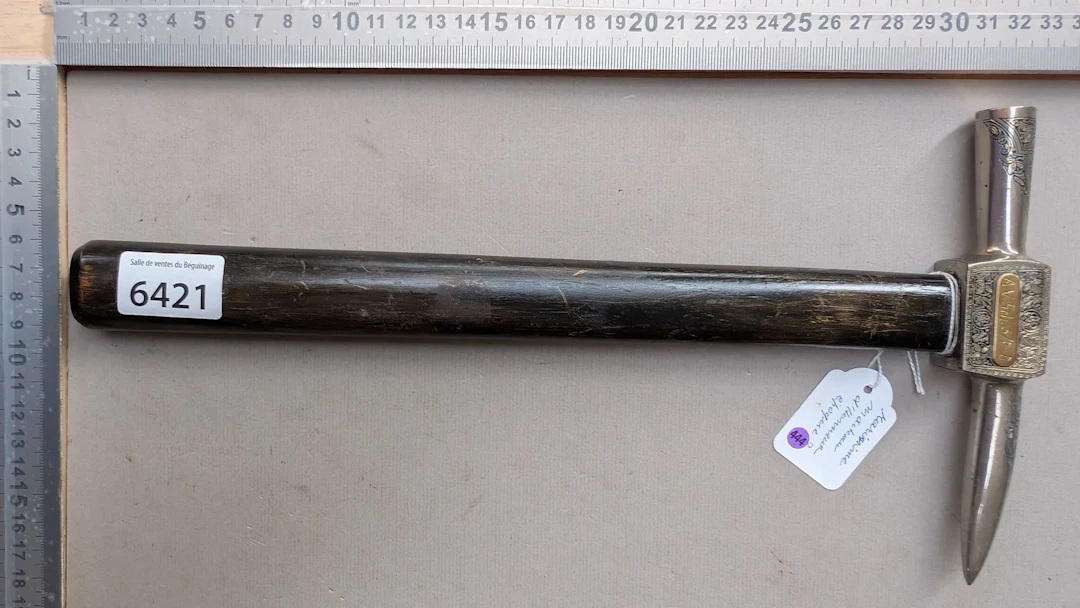 1 exceptional ceremonial hammer - See photos for dimensions and condition