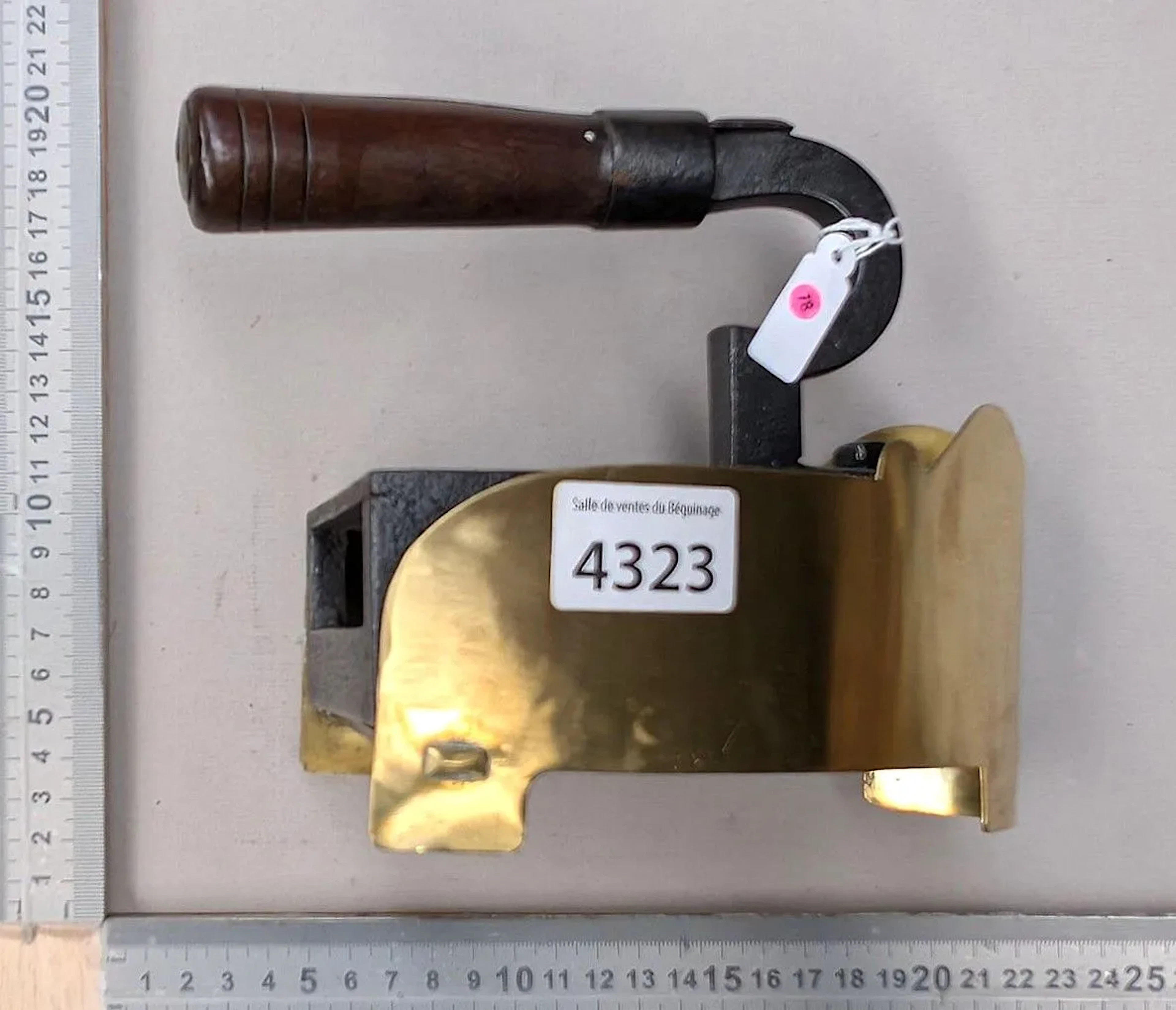 Antique iron - See photos for dimensions and condition