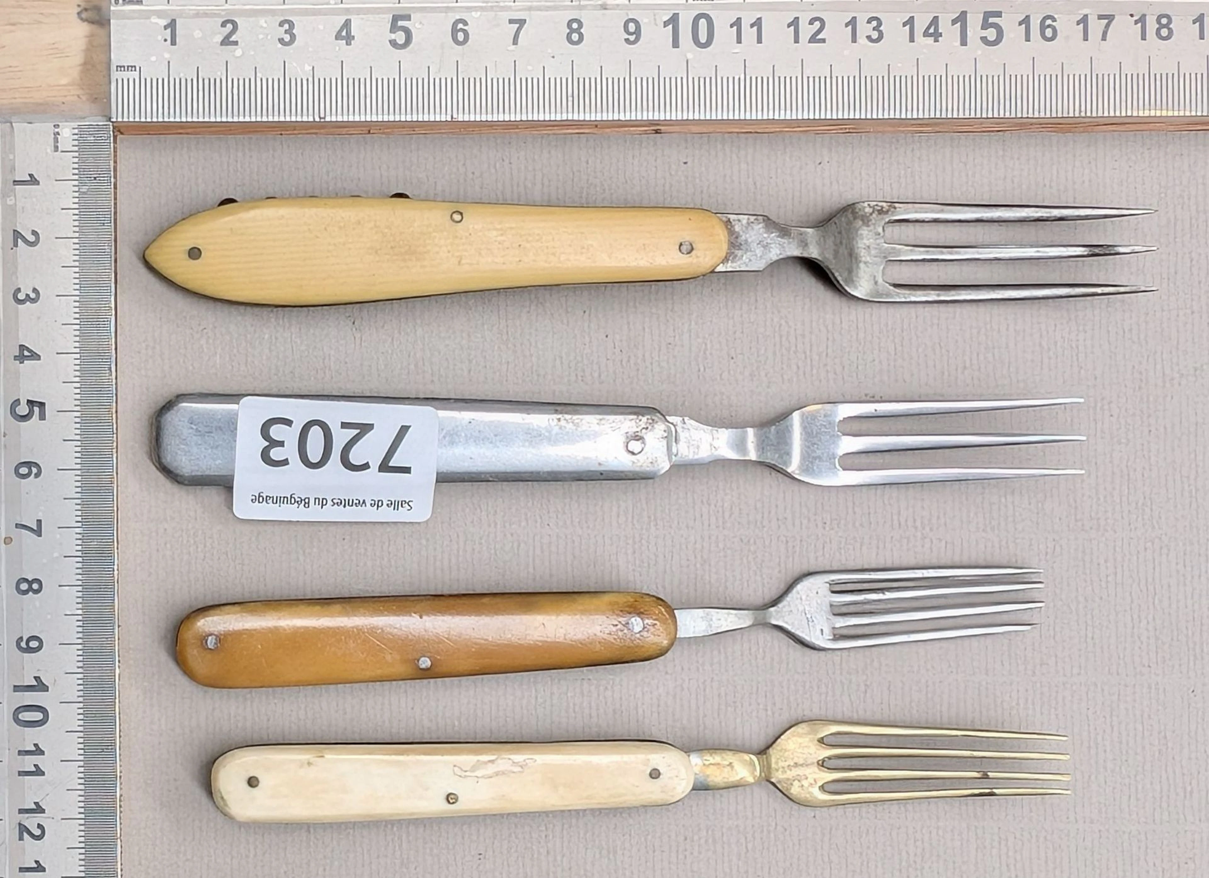 4 folding forks with corkscrew - See photos for dimensions and condition