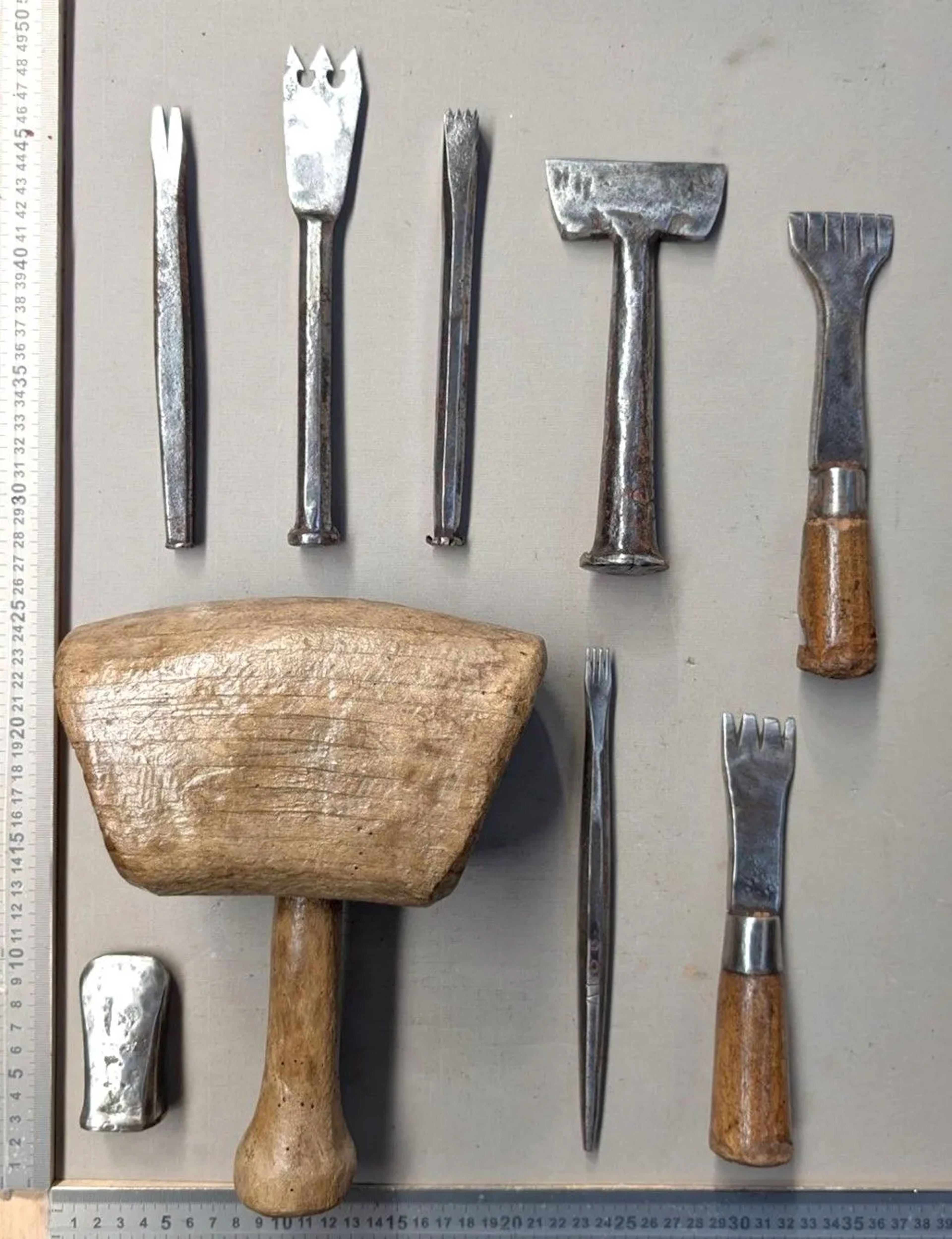 Stone mason's and sculptor's tools—see photos for dimensions and condition