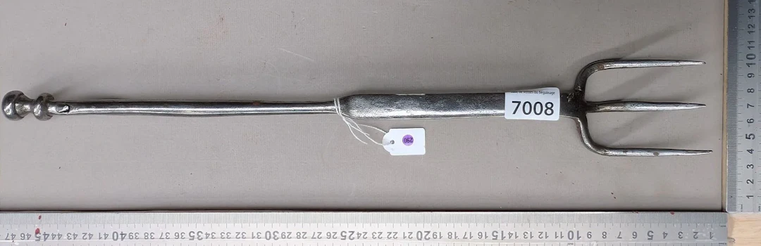 1 antique 18th-century wrought-iron hearth fork, 3 prongs—see photos