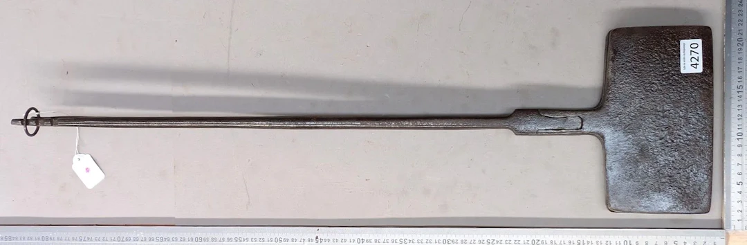 Antique host iron - See photos for dimensions and condition